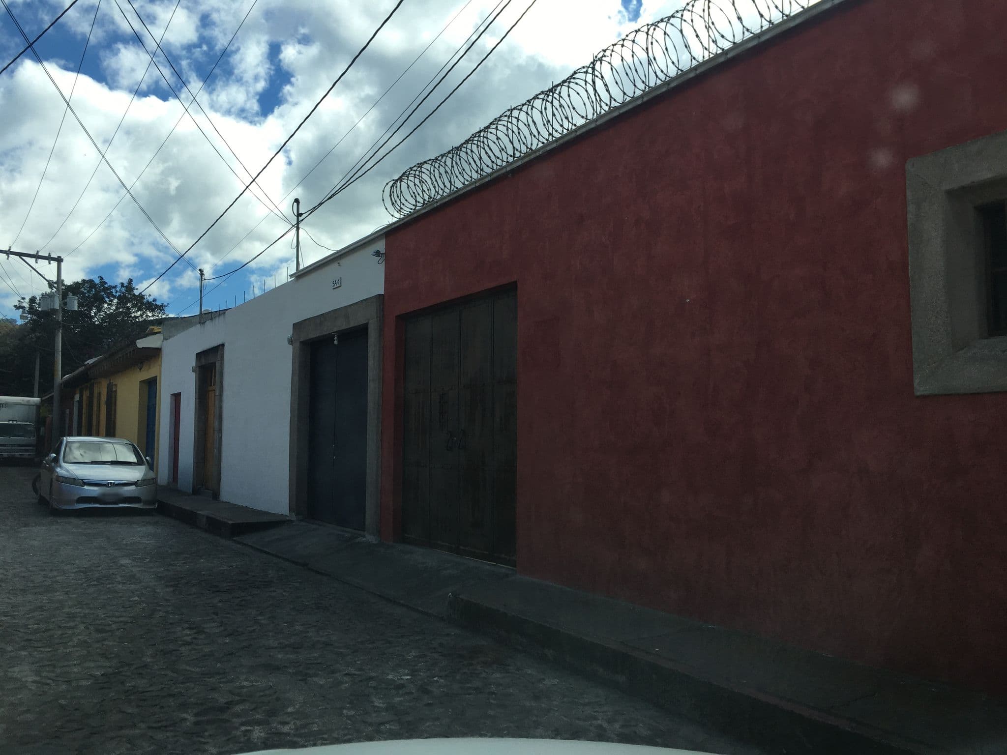 Street view near Marqués de Antigua, Antigua Guatemala