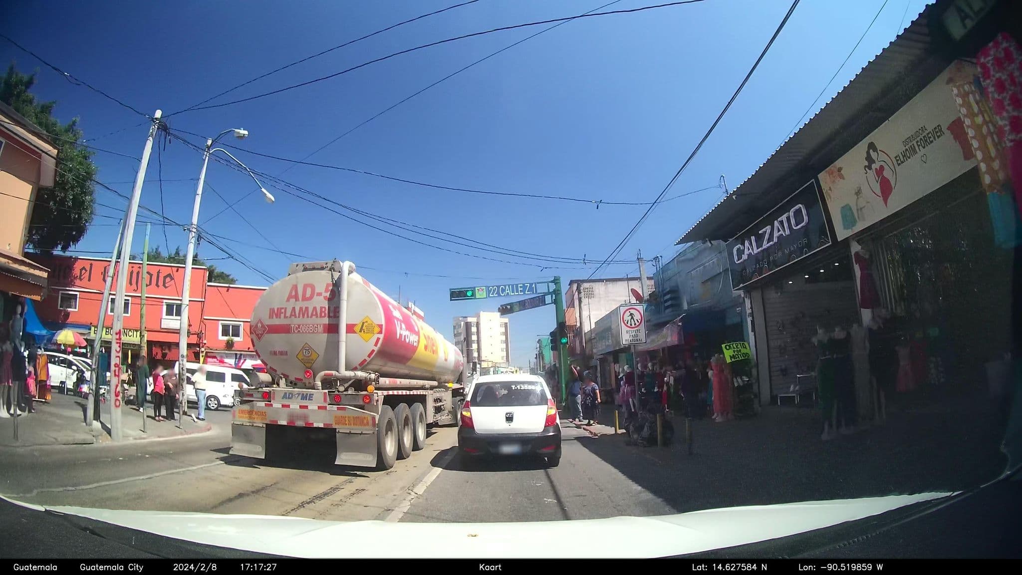Street view near Hospedaje El Quijote, Guatemala City — © kaart_2 (CC BY-SA · Mapillary)