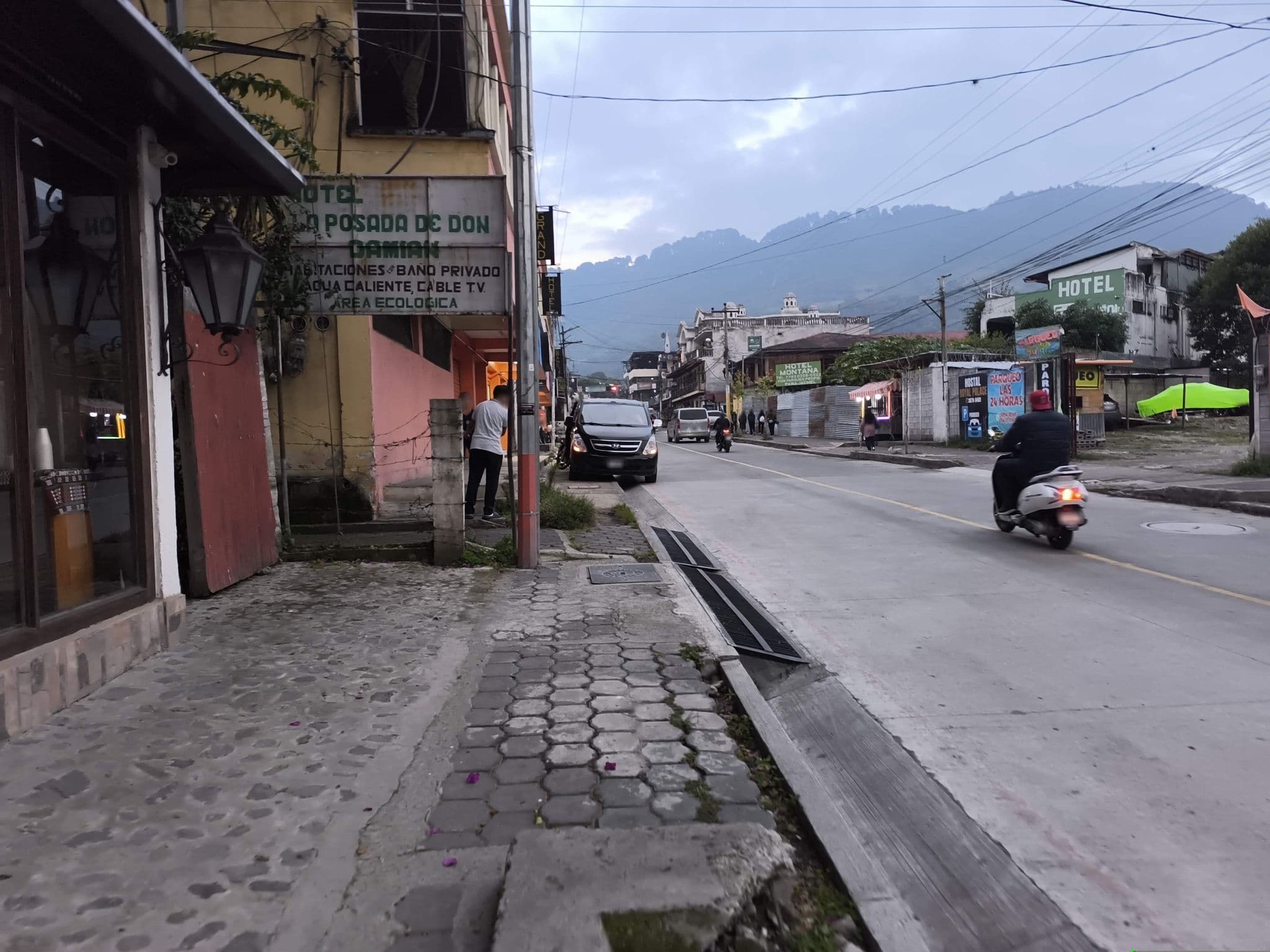 Street view near Grand Hotel Panajachel, Panajachel — © garcia_daos (CC BY-SA · Mapillary)