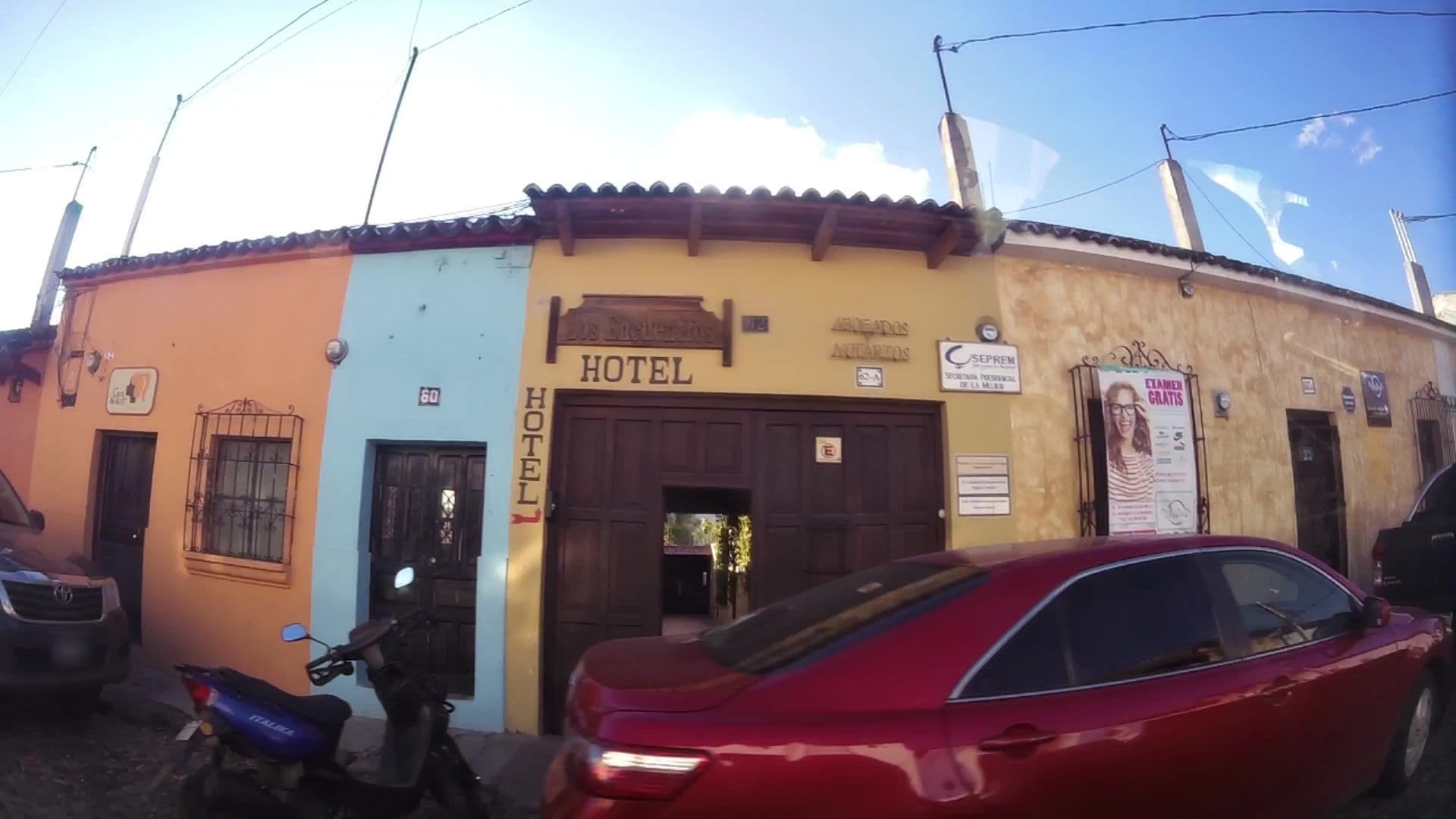 Street view near Tamarindo, Antigua Guatemala