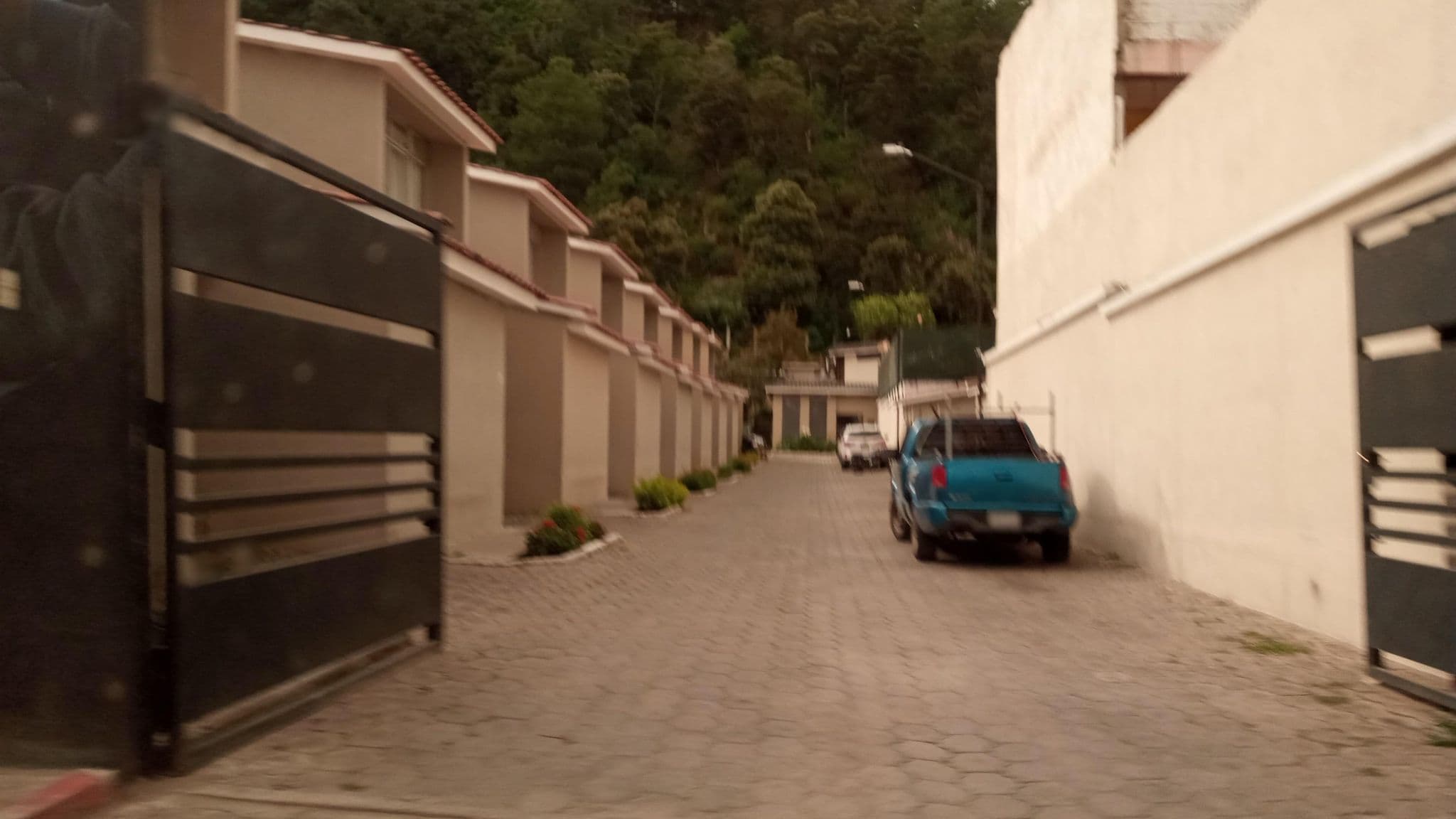 Street view near Hotel Santa Ana, Quetzaltenango — © sauloP (CC BY-SA · Mapillary)