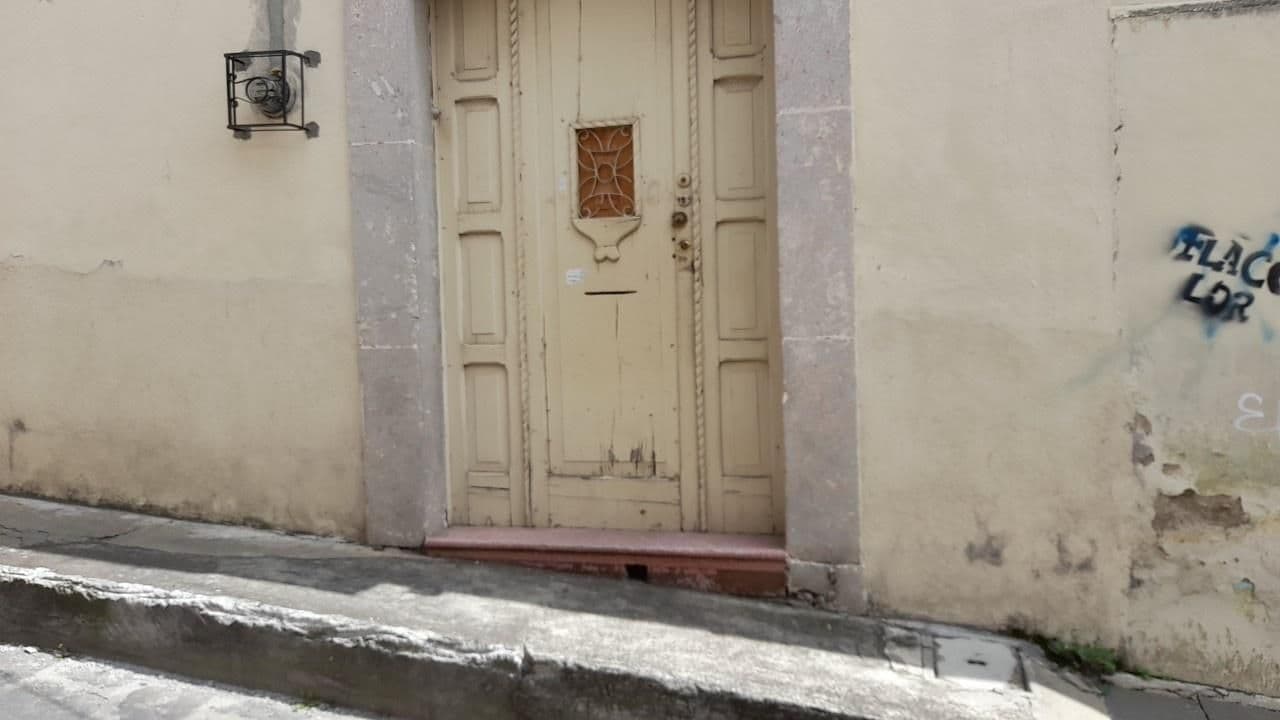 Street view near Hotel Bonifaz, Quetzaltenango — © LuciaG (CC BY-SA · Mapillary)