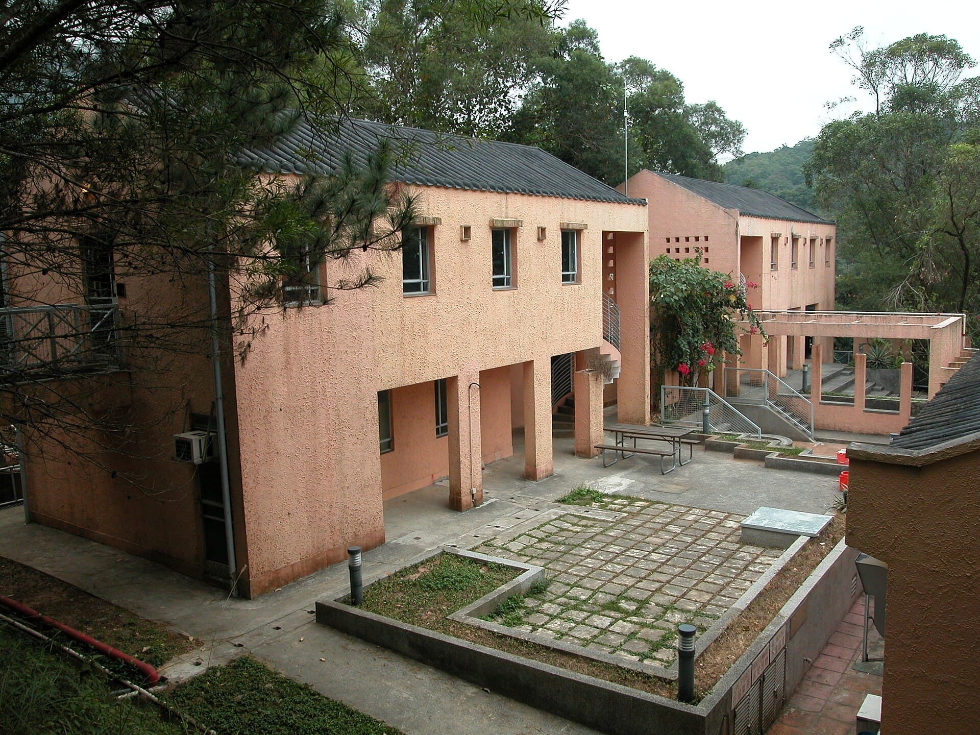 白沙澳青年旅舍 Pak Sha O Youth Hostel (via Wikimedia Commons, CC BY-SA 4.0)