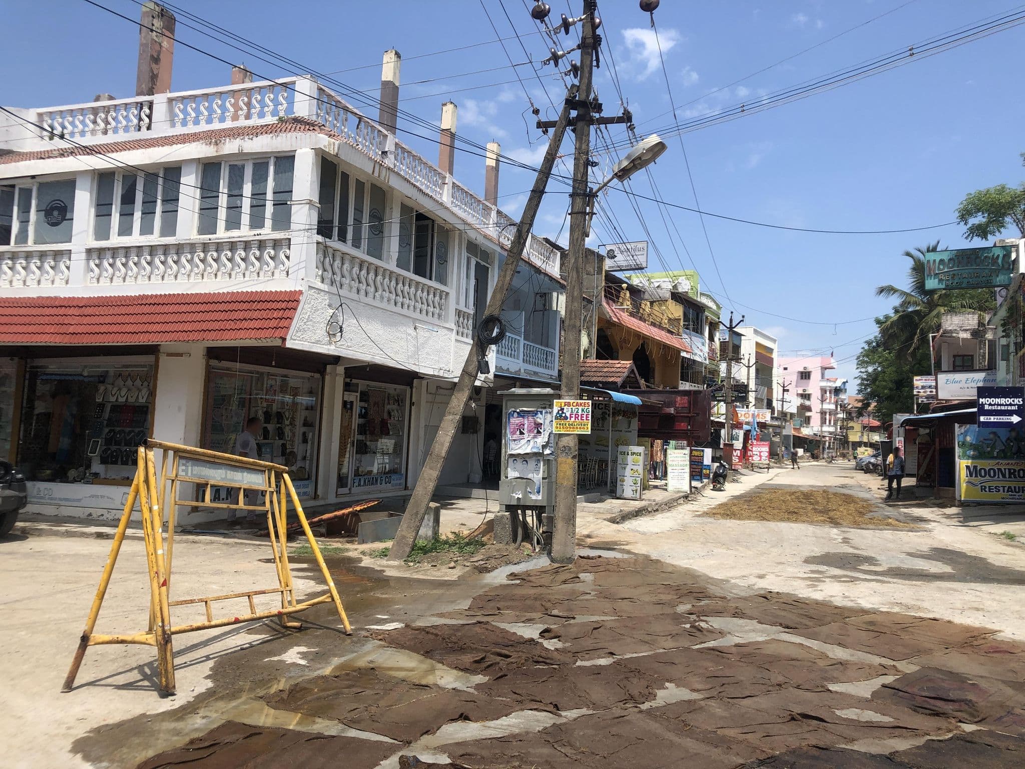 Street view near Siva Guesthouse, Mahabalipuram — © olily (CC BY-SA · Mapillary)