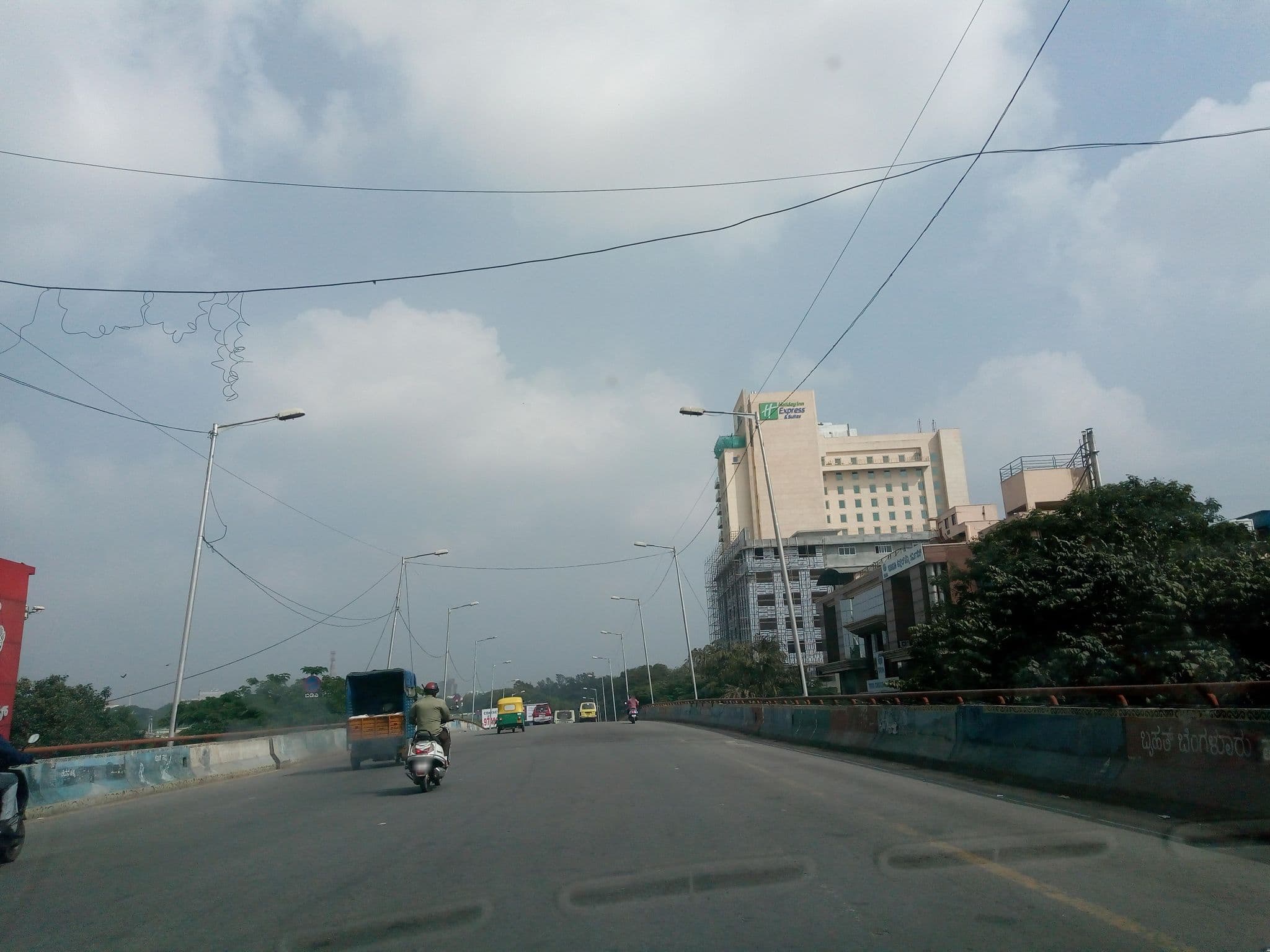 Street view near Hotel Maurya, Bengaluru