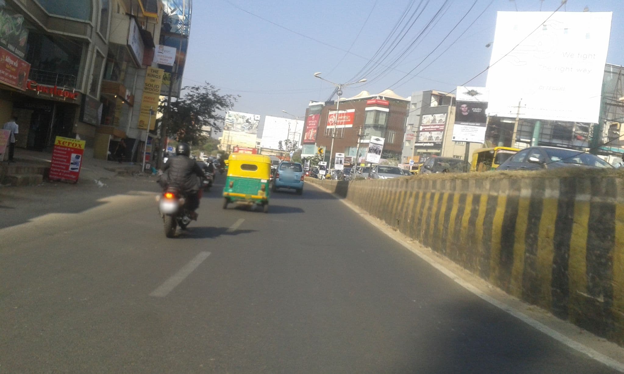 Street view near Shilton Royale, Bengaluru