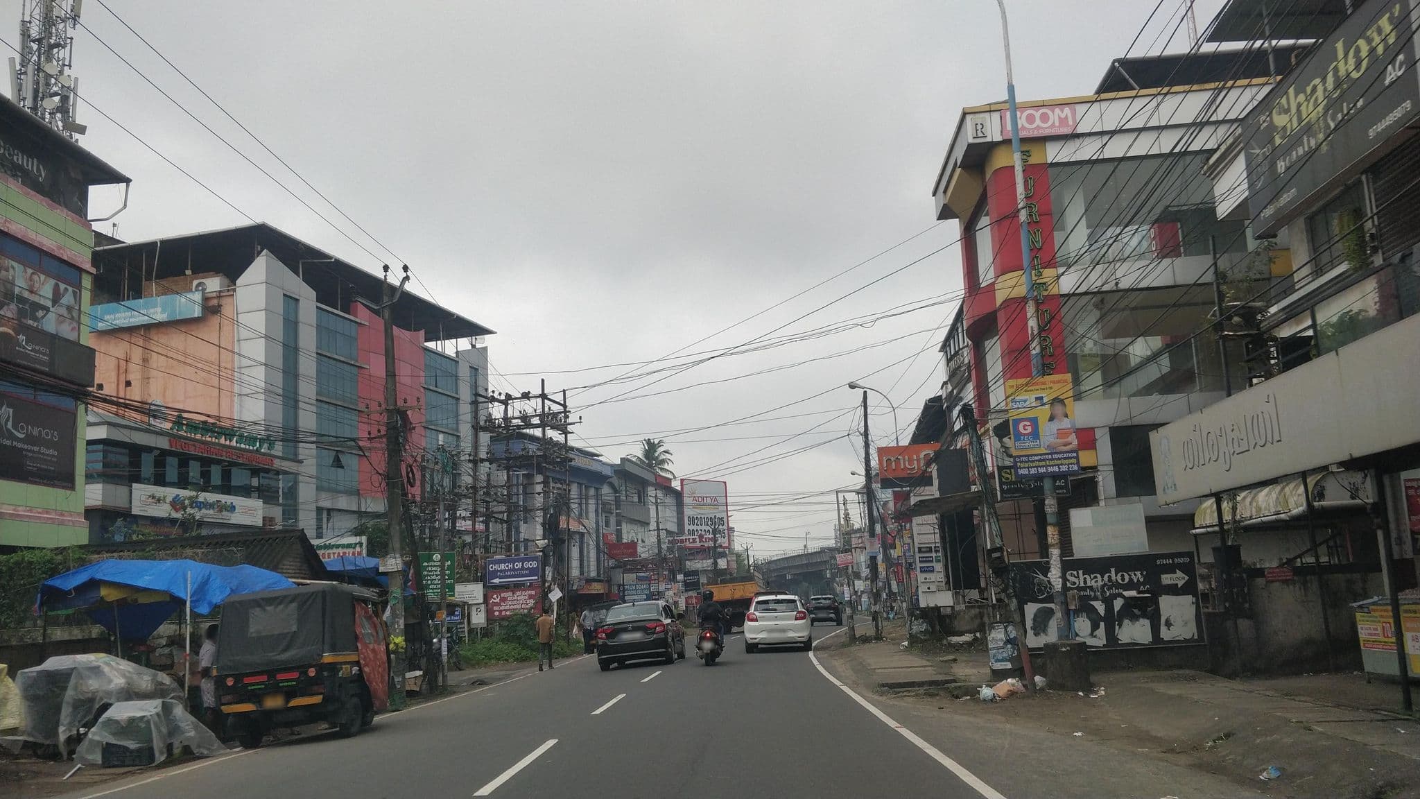Street view near Alappat Regency, Vazhakkala — © V15 (CC BY-SA · Mapillary)