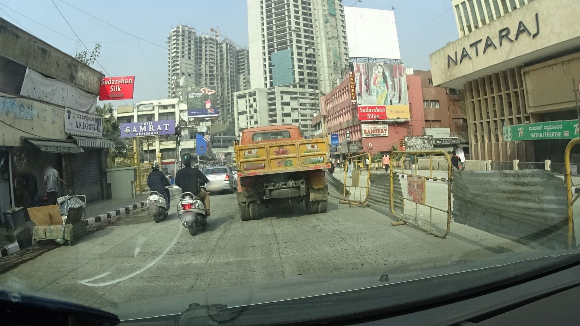 Street view near Hotel Samrat Residency, Bengaluru
