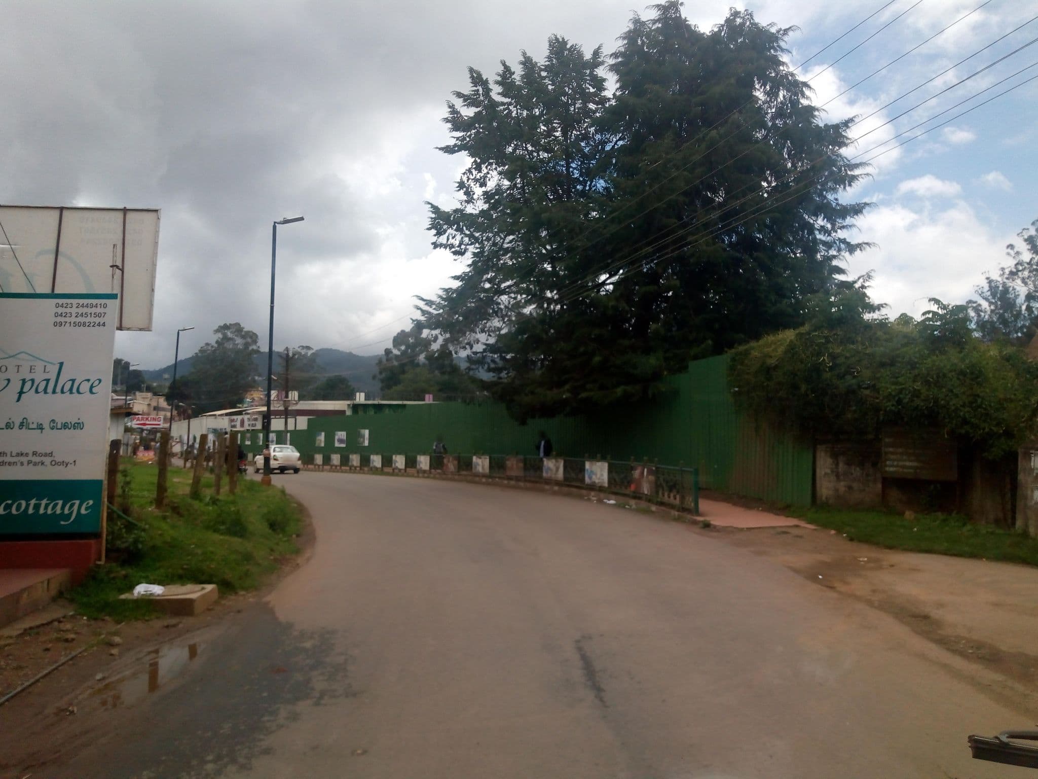 Street view near City Palace, Ooty — © venkanna37 (CC BY-SA · Mapillary)