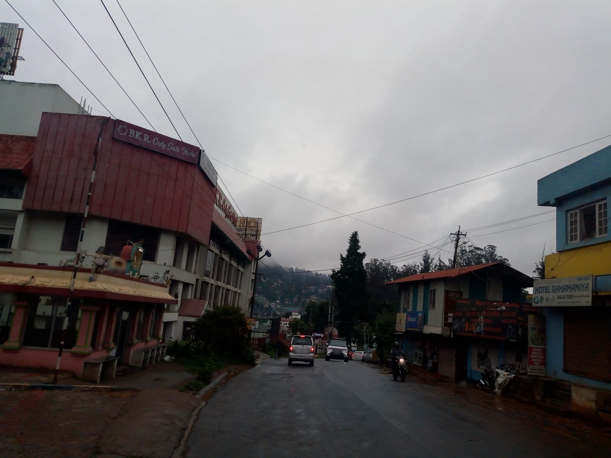 Street view near Ooty Nest, Ooty — © venkanna37 (CC BY-SA · Mapillary)