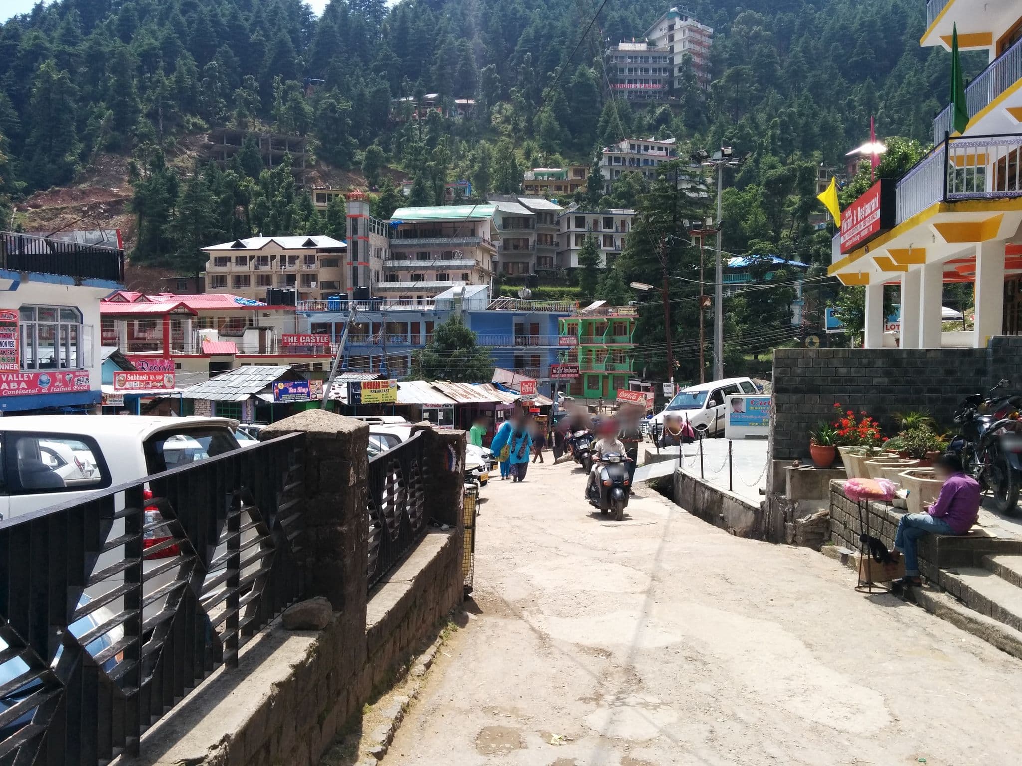 Street view near Bhagsu View, Dharamsala