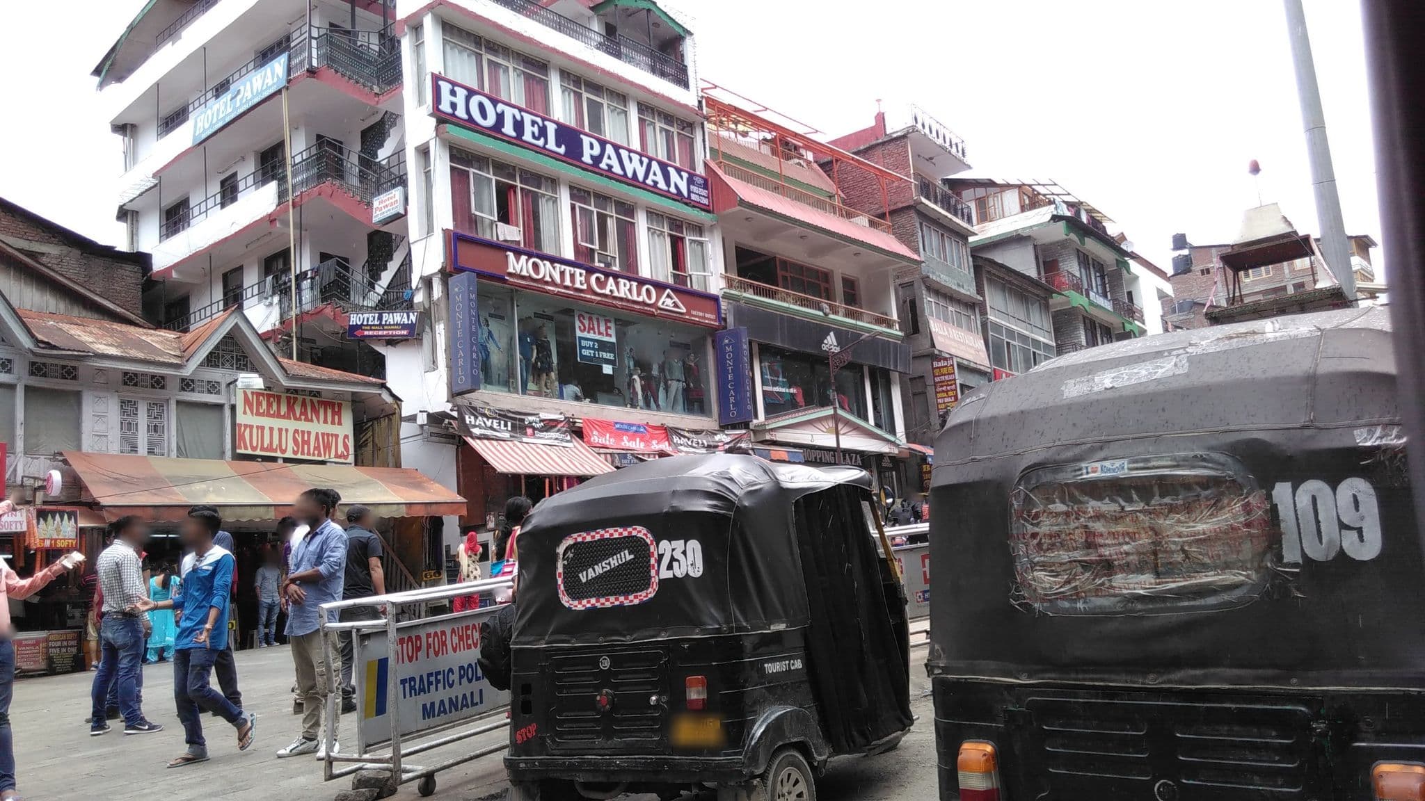 Street view near Diamond, Kulu
