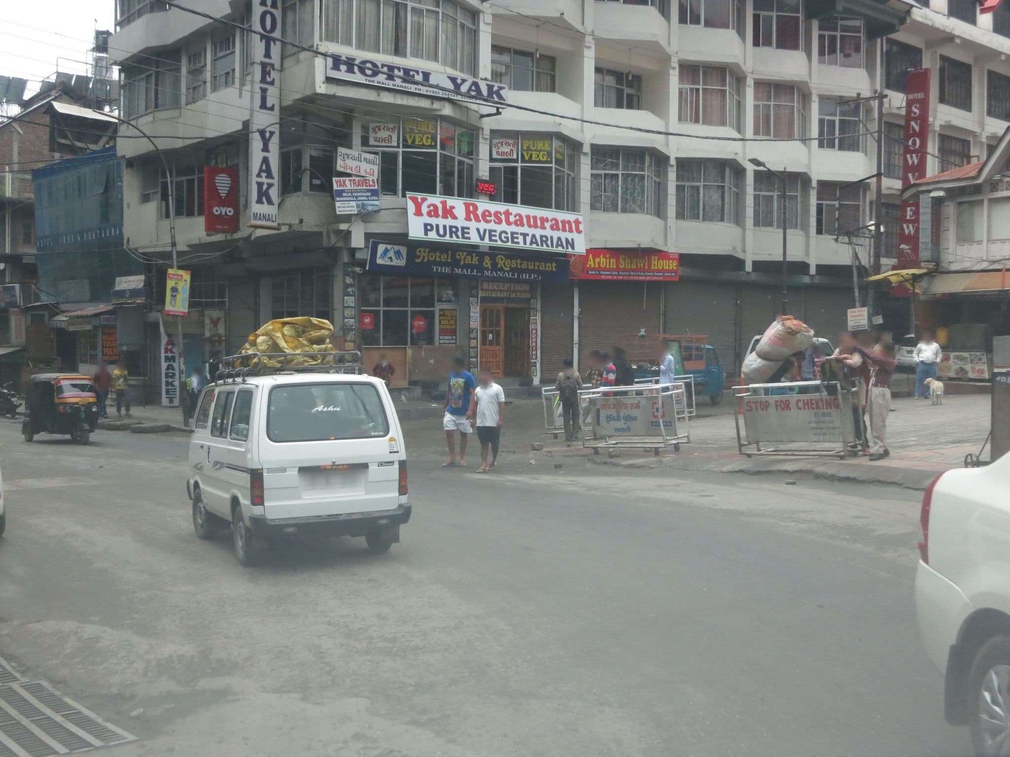 Street view near Karma, Kulu