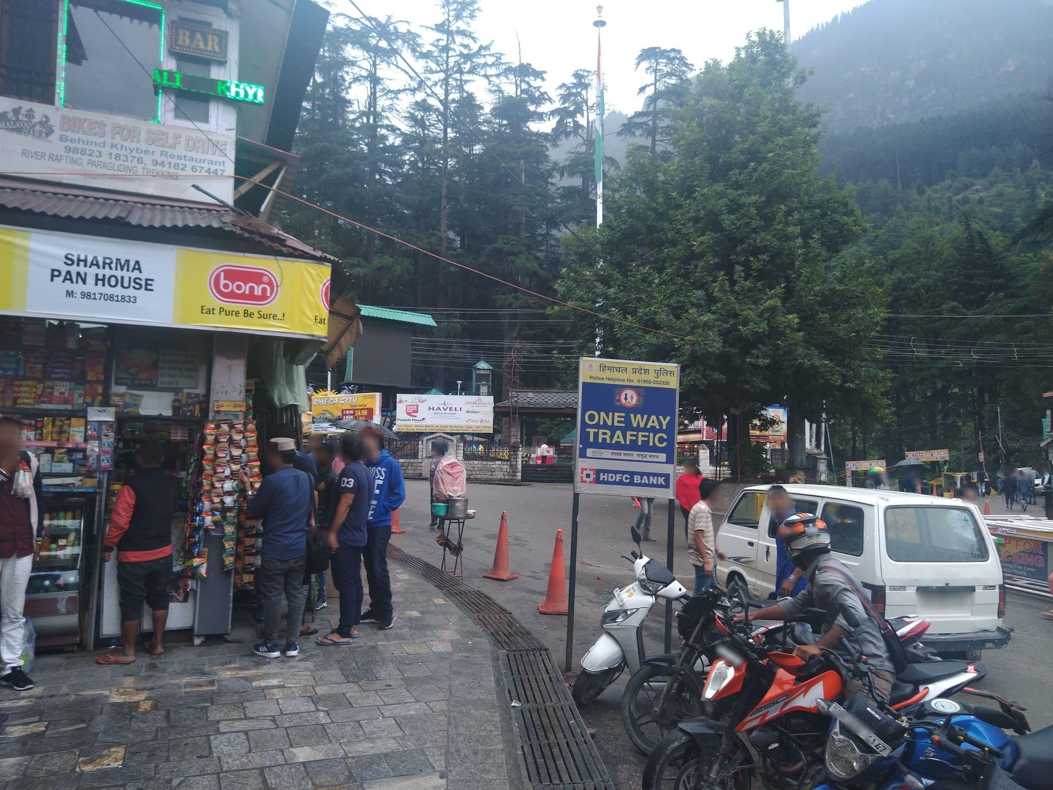 Street view near New Adarsh, Kulu