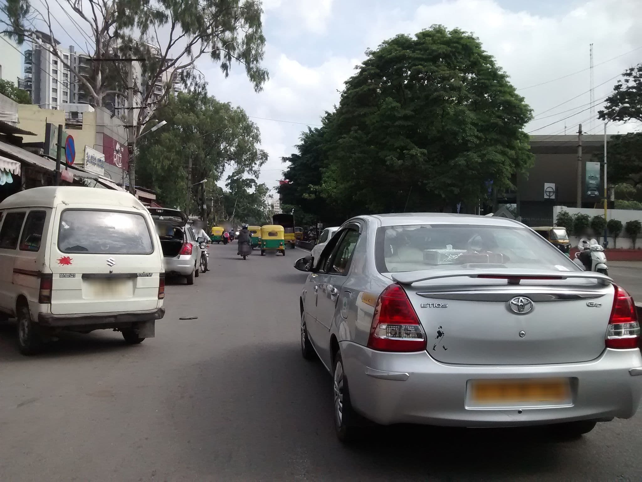 Street view near Swathi hotel, Bengaluru