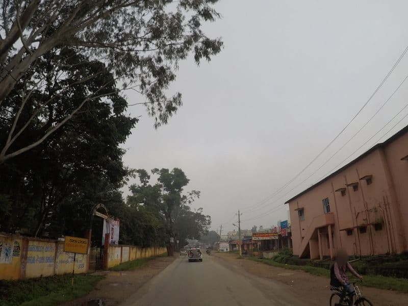 Street view near OBC Girls hostel, Chikmagalūr — © deepak_bicycle (CC BY-SA · Mapillary)