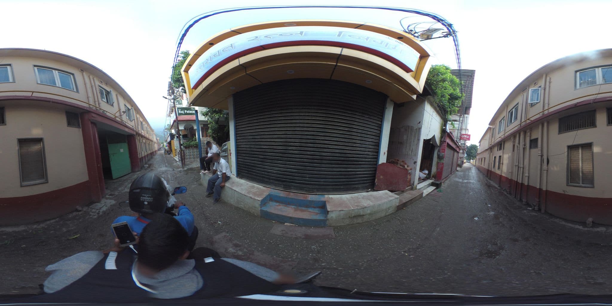 Street view near Brijwasi Palace, Rishīkesh