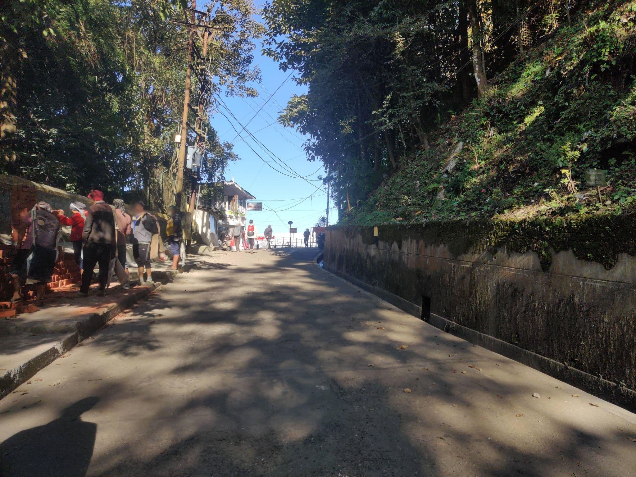 Street view near Hermitage Resort, Dārjiling — © Annecca06 (CC BY-SA · Mapillary)