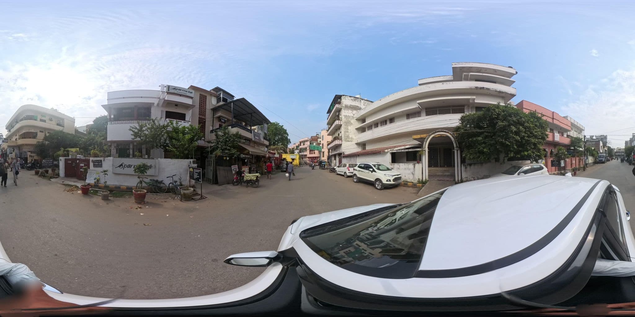 Street view near Blox Backpackers Hostel, Varanasi