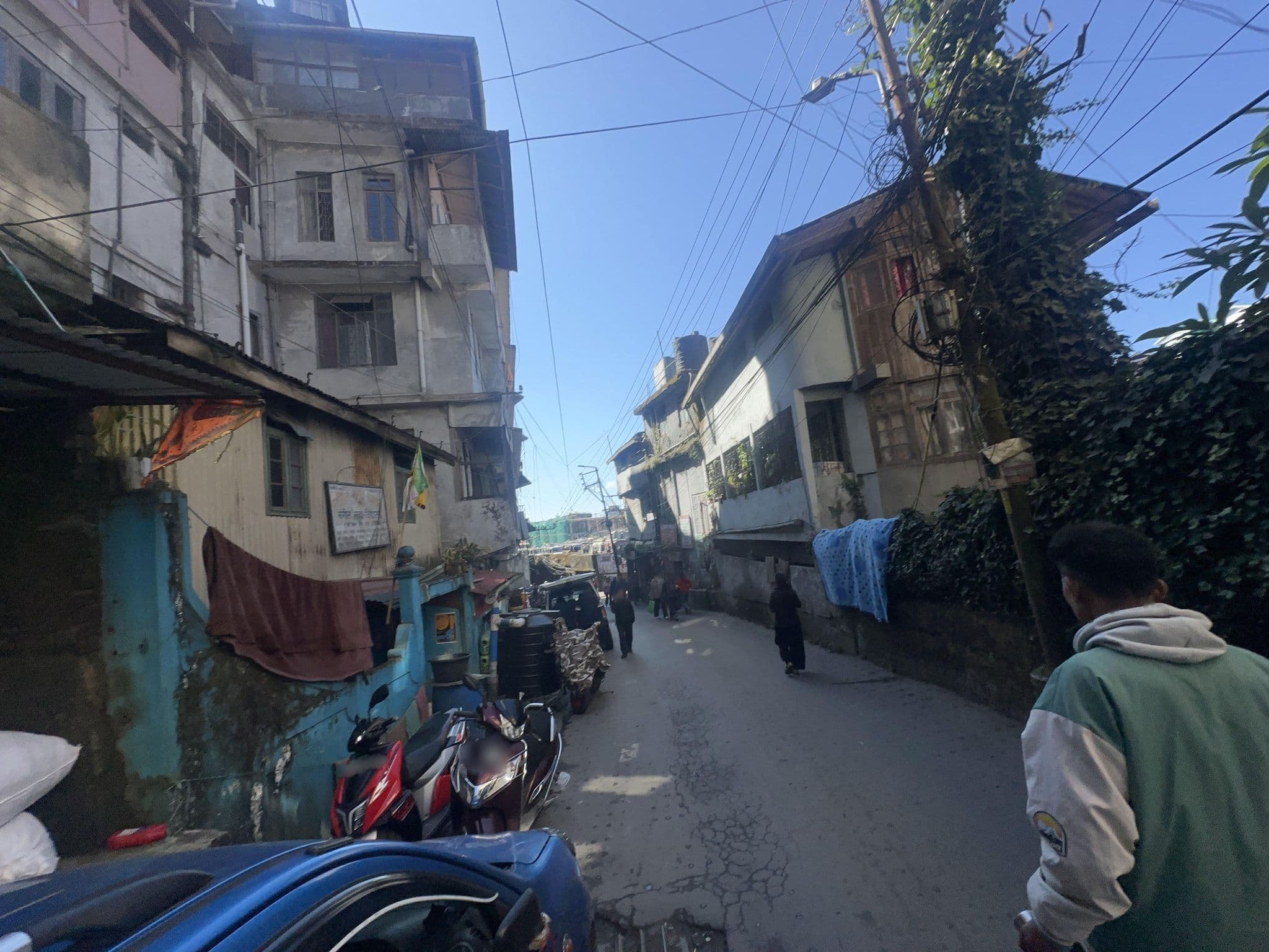 Street view near Hotel Teesta, Dārjiling — © milan_28 (CC BY-SA · Mapillary)