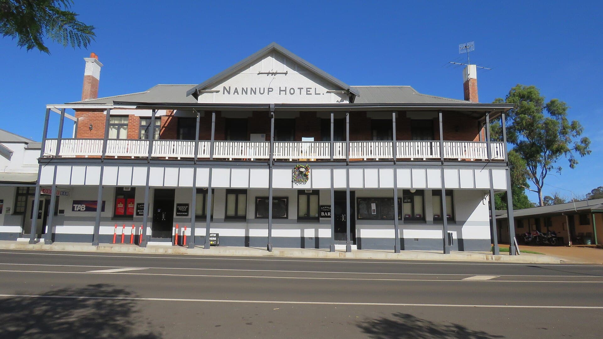 Nannup Hotel (via Wikimedia Commons, CC BY-SA 4.0)