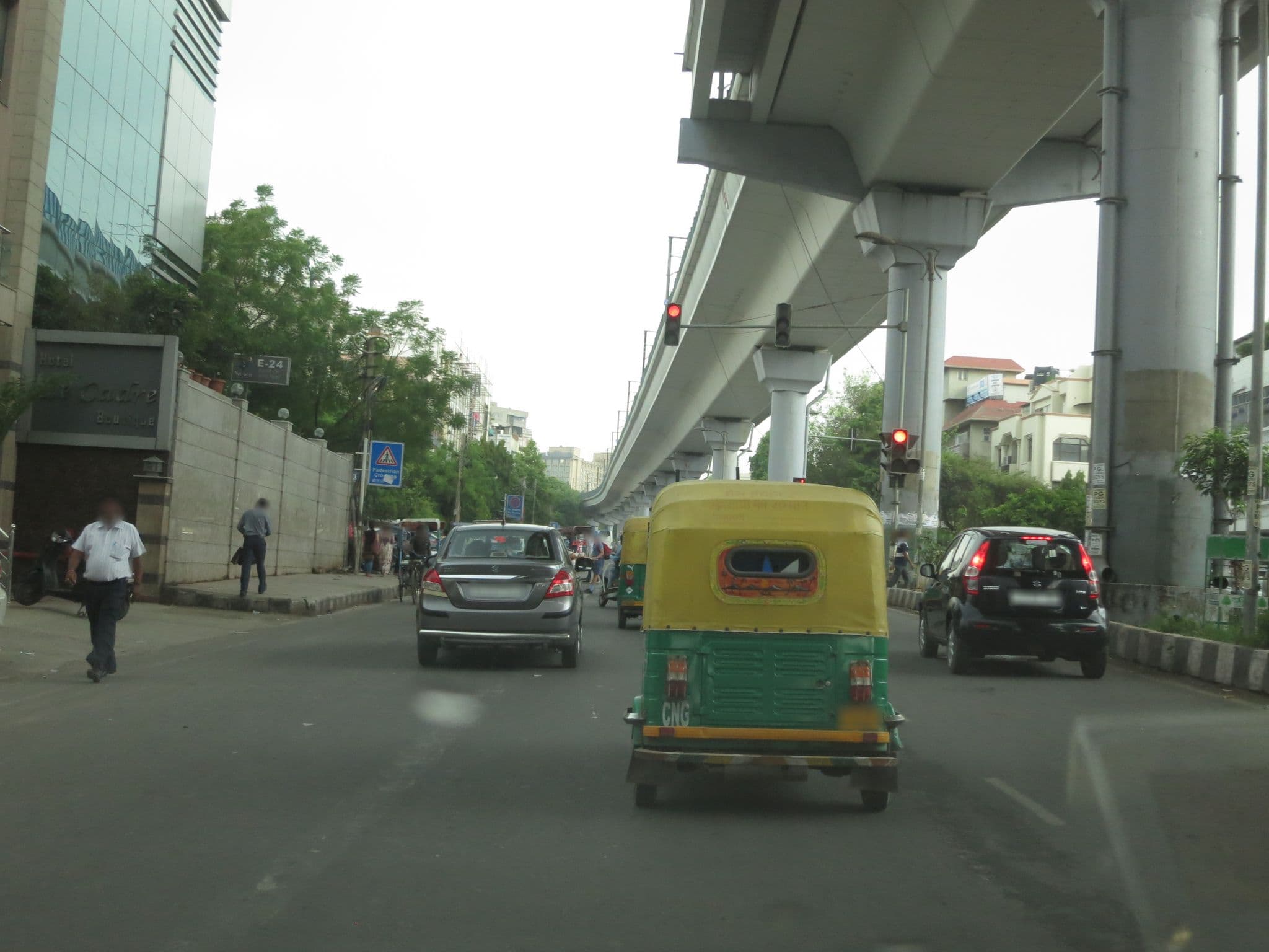 Street view near Hotel Le Cadre, Kotla Mahigiran — © lto (CC BY-SA · Mapillary)