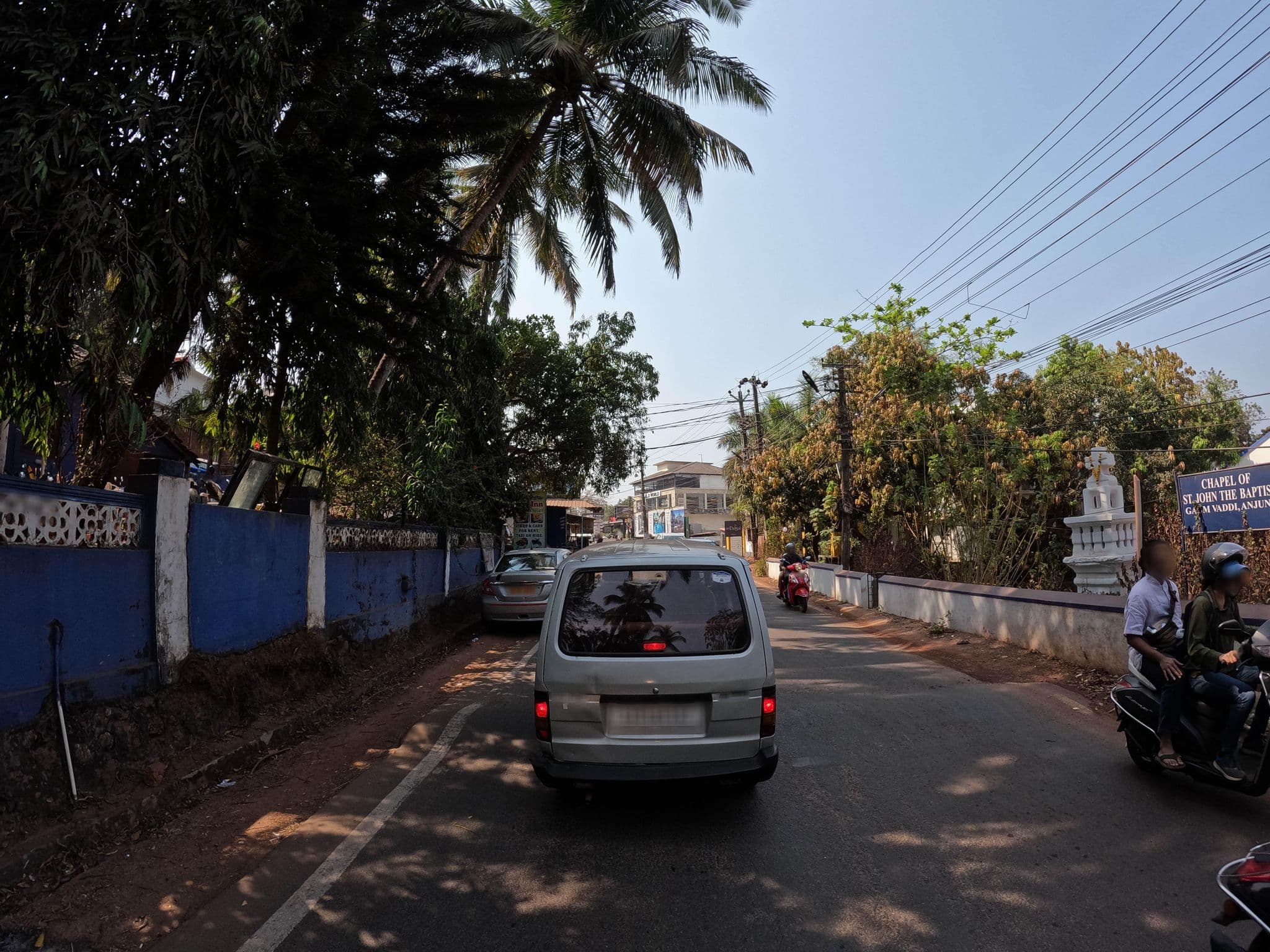Street view near Ks8 Guest House, Anjuna — © lucomsky (CC BY-SA · Mapillary)