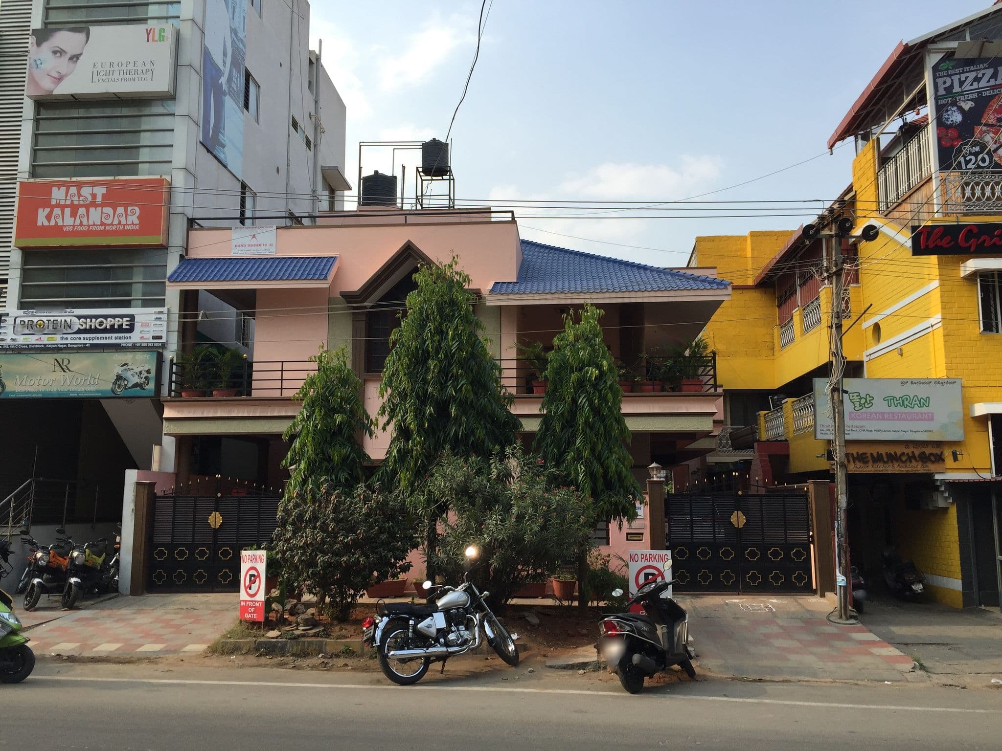Street view near Barbecue Nation, Bengaluru
