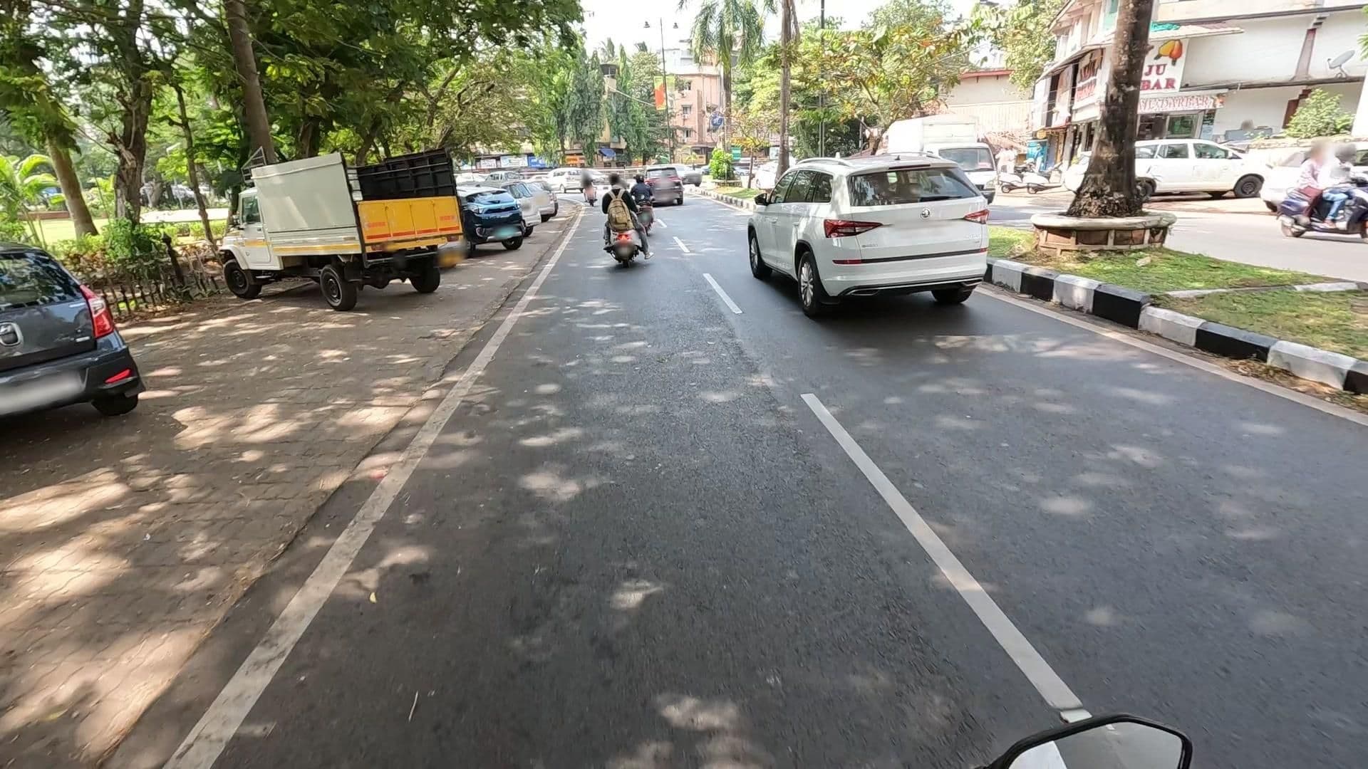 Street view near Manish hotel, Panjim — © lucomsky (CC BY-SA · Mapillary)