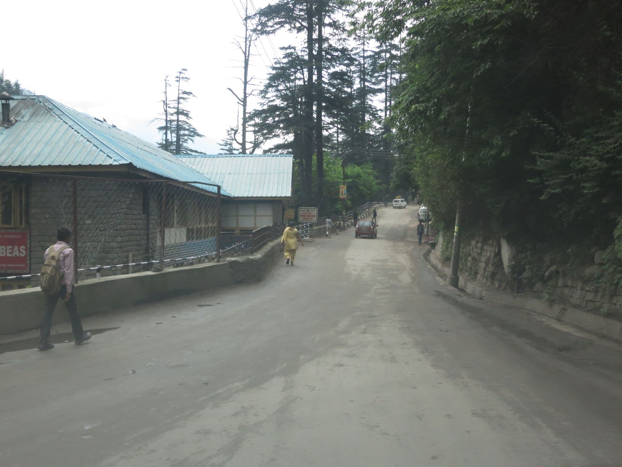 Street view near HPTDC Hotel Beas, Kulu