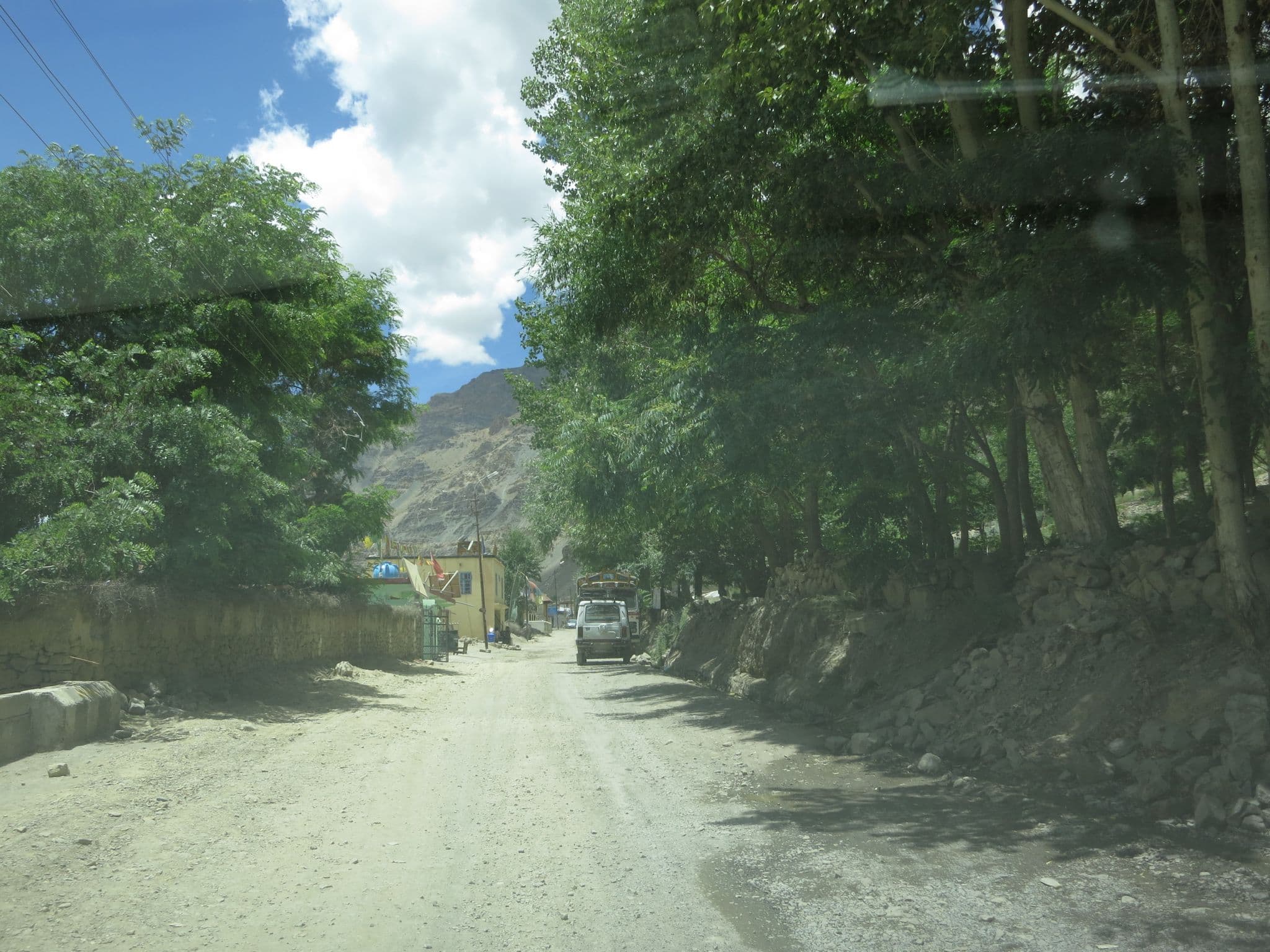 Street view near T-KESANG, Sarāhan — © lto (CC BY-SA · Mapillary)