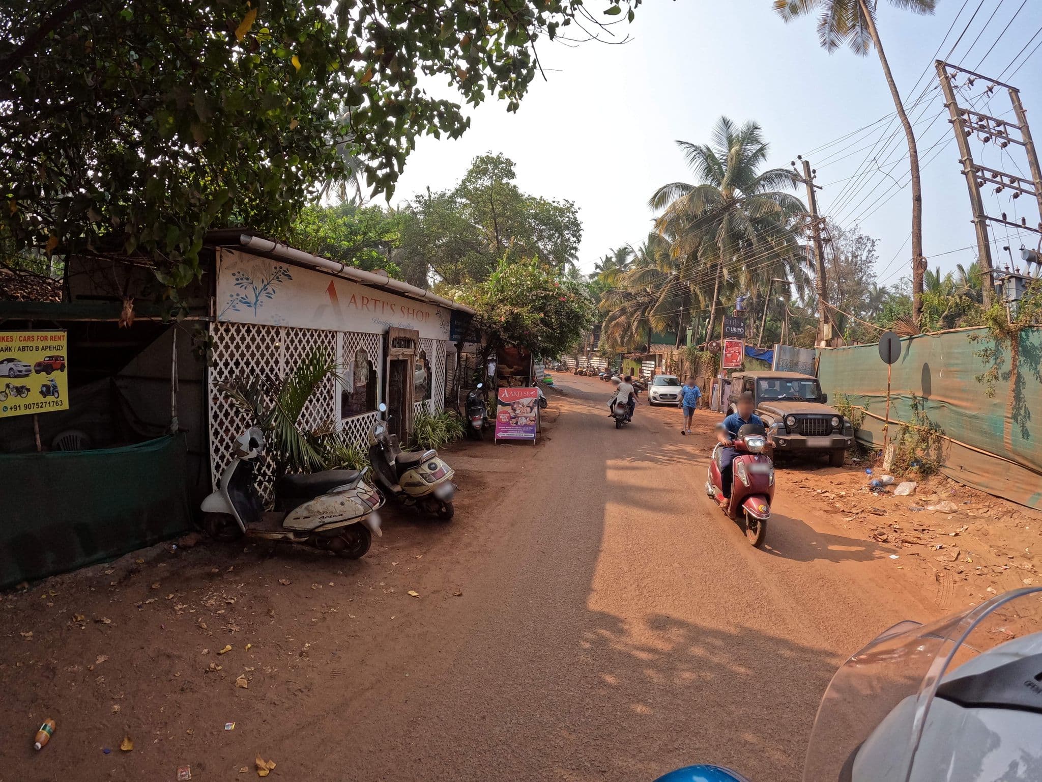 Street view near Boomerang, Mandrem — © lucomsky (CC BY-SA · Mapillary)
