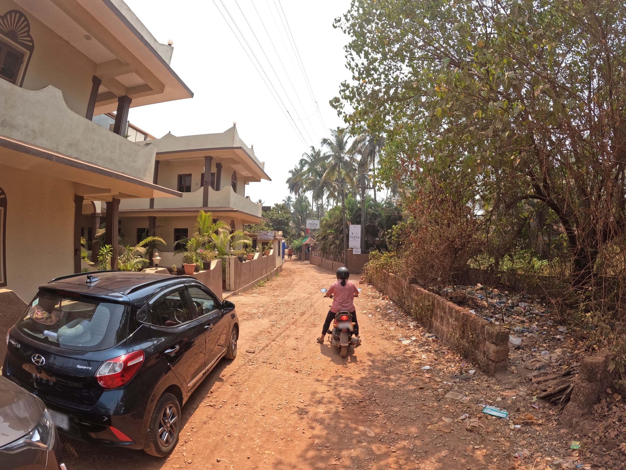 Street view near Sol Beso, Arambol — © lucomsky (CC BY-SA · Mapillary)