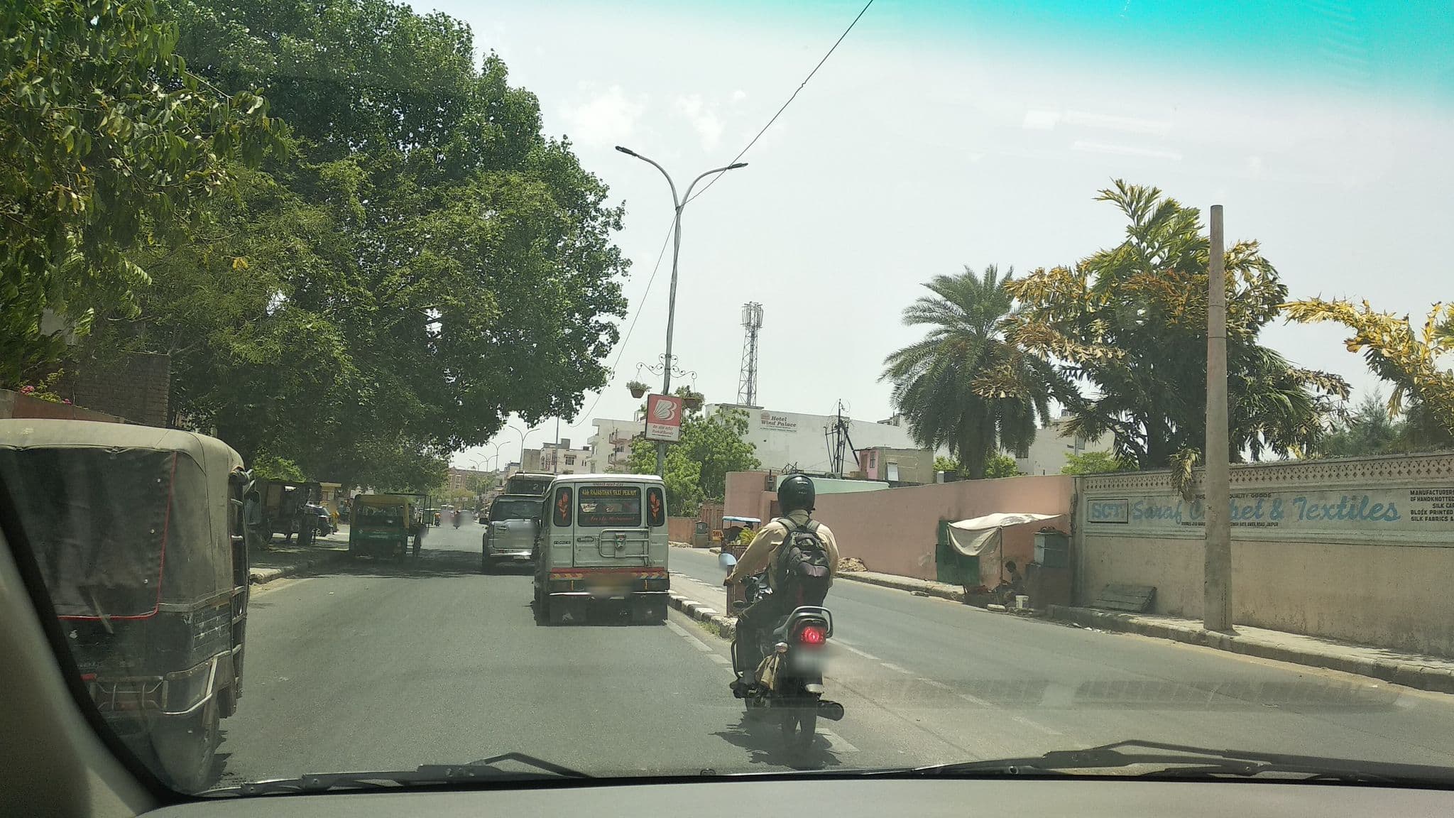 Street view near Rajputana Haveli, Jaipur