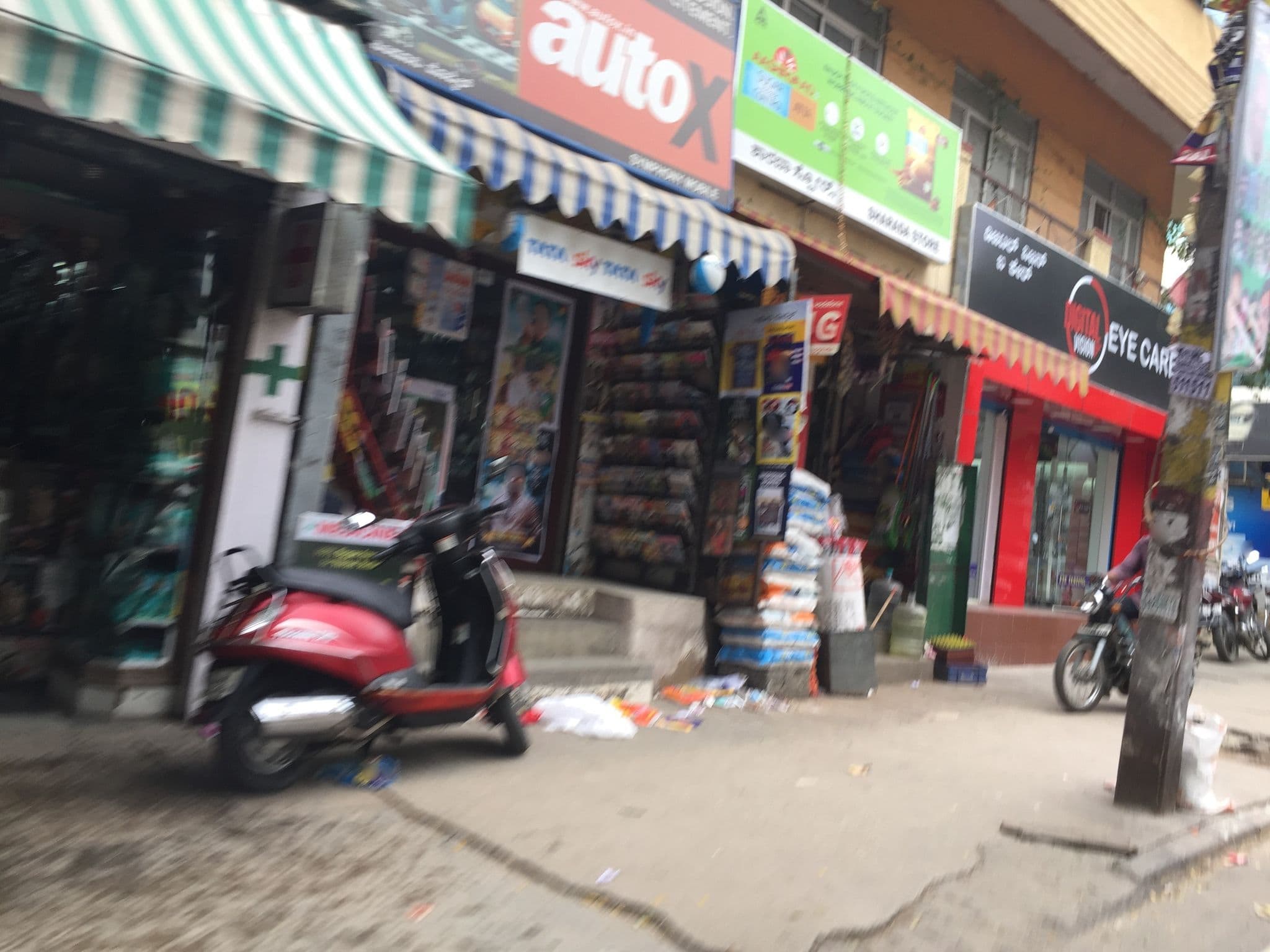 Street view near Electric Cats Annexe, Bengaluru