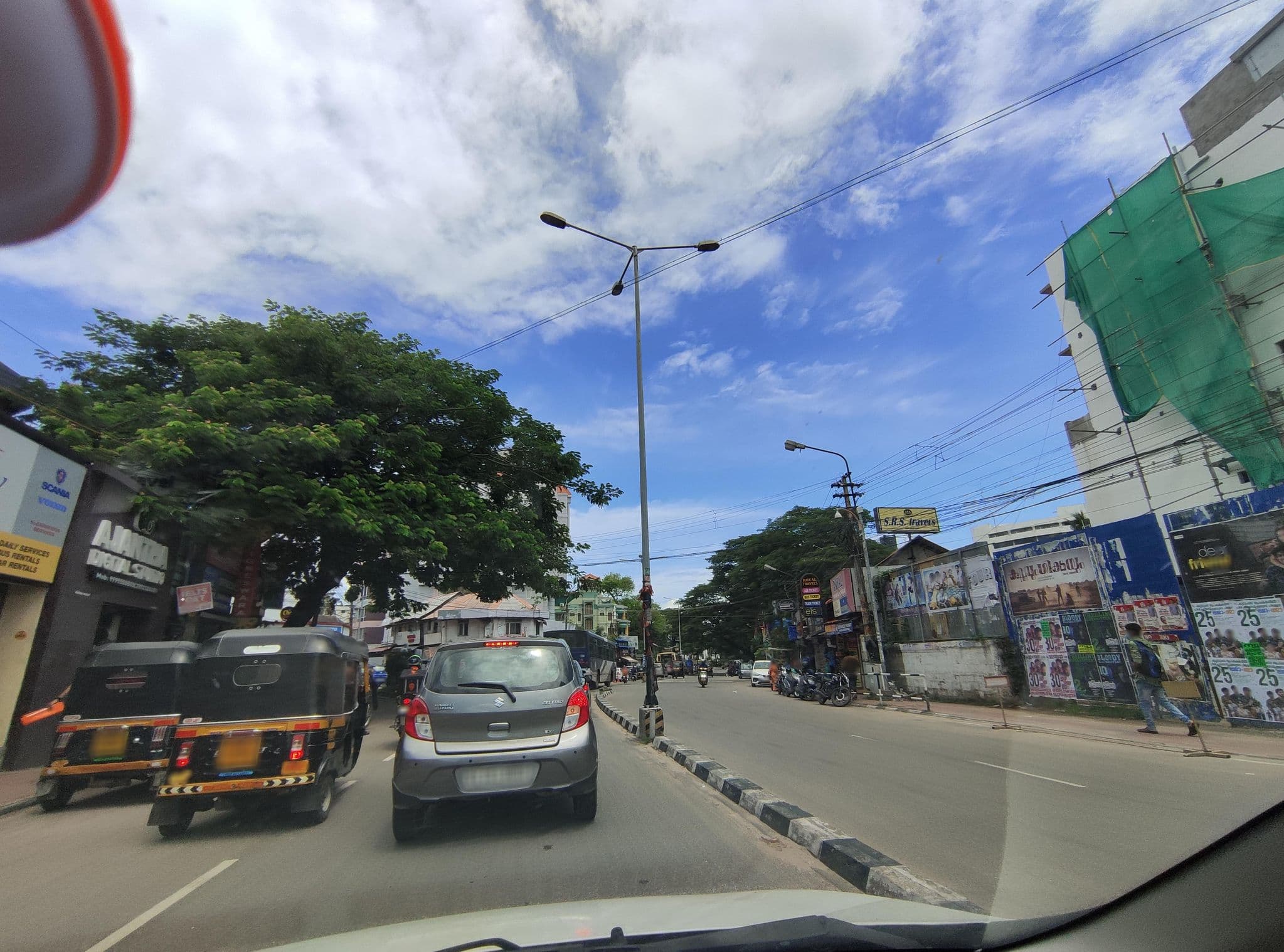Street view near Hotel Teekay Palace, Thiruvananthapuram