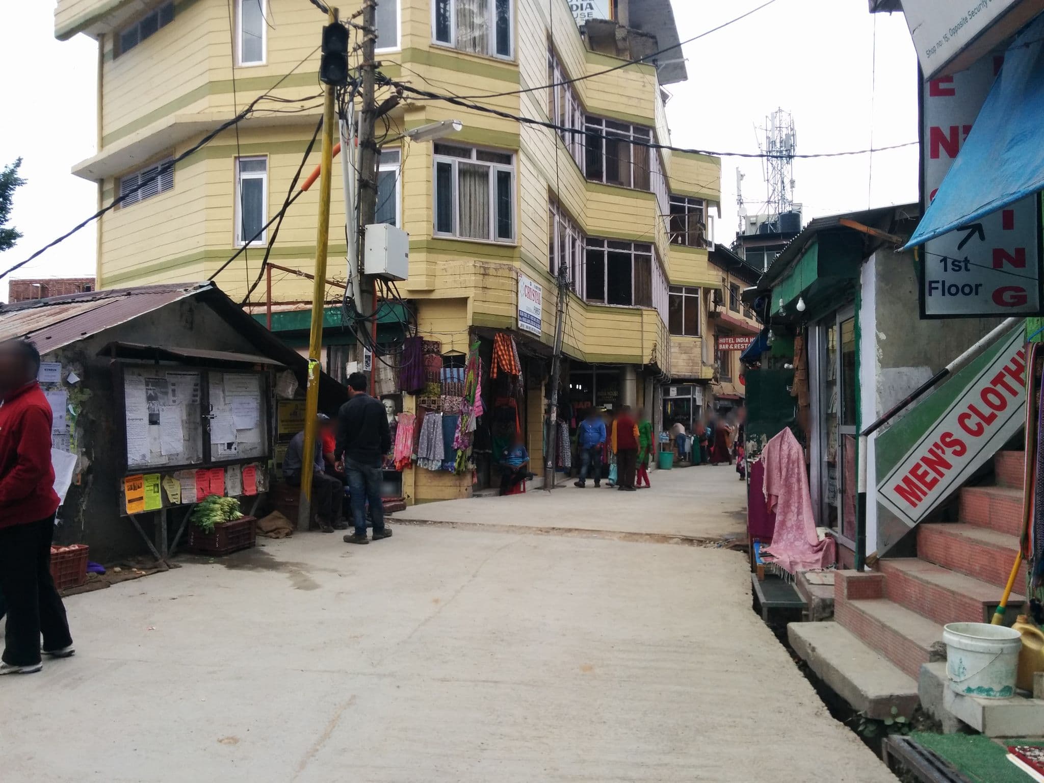 Street view near India House, Dharamsala