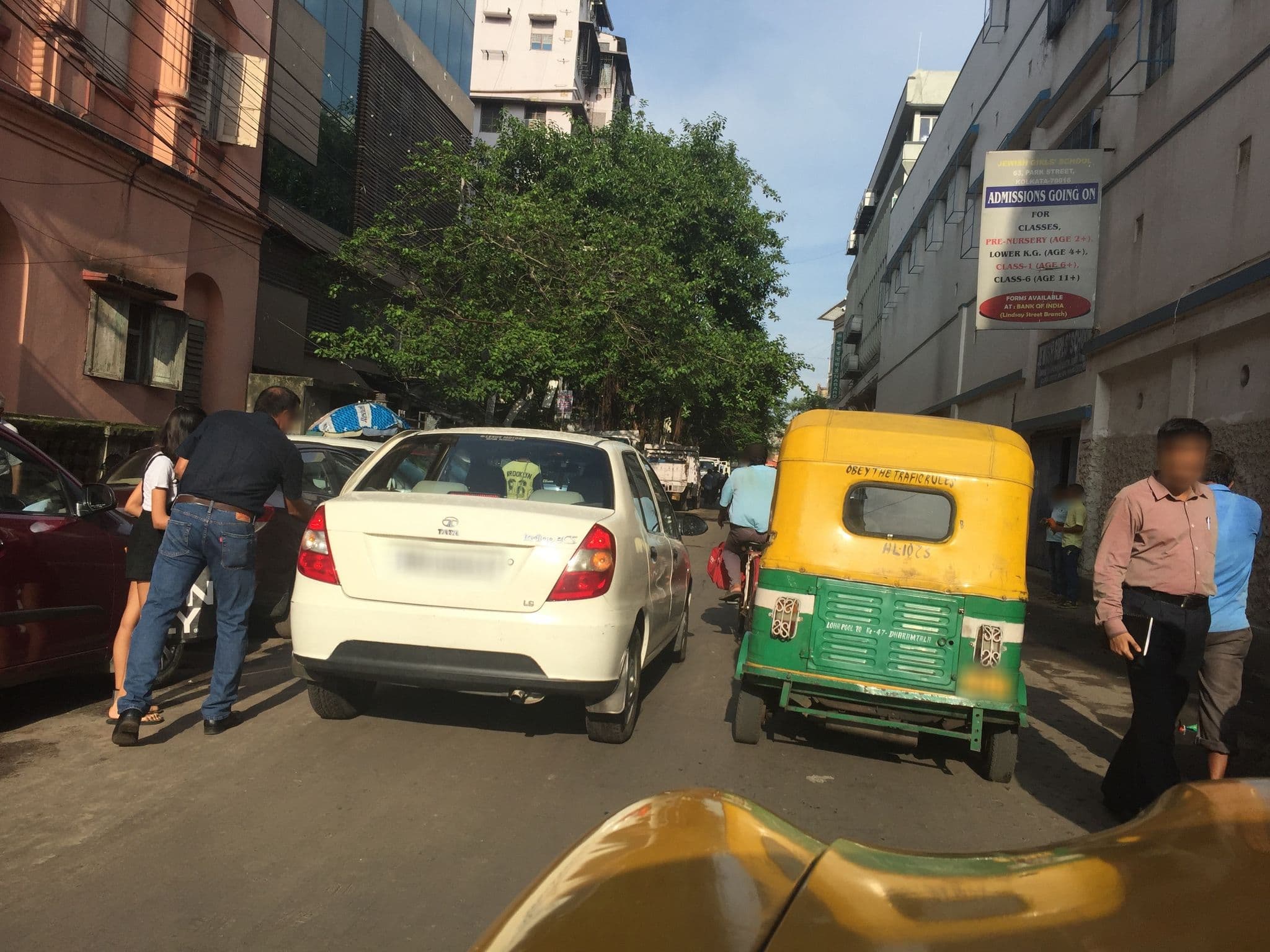 Street view near Sunflower Guest House, Kolkata — © infolimon (CC BY-SA · Mapillary)