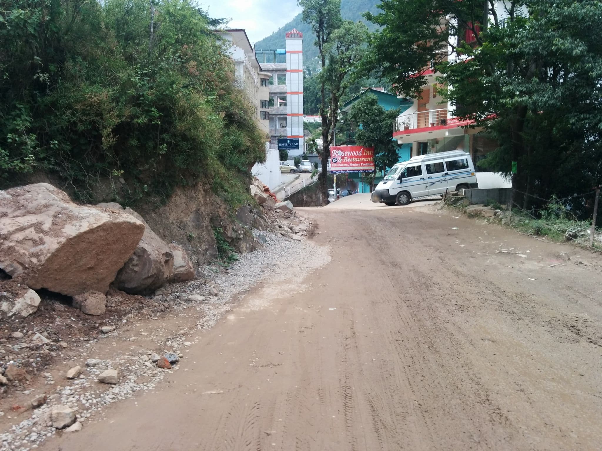 Street view near Hotel skylark, Dharamsala