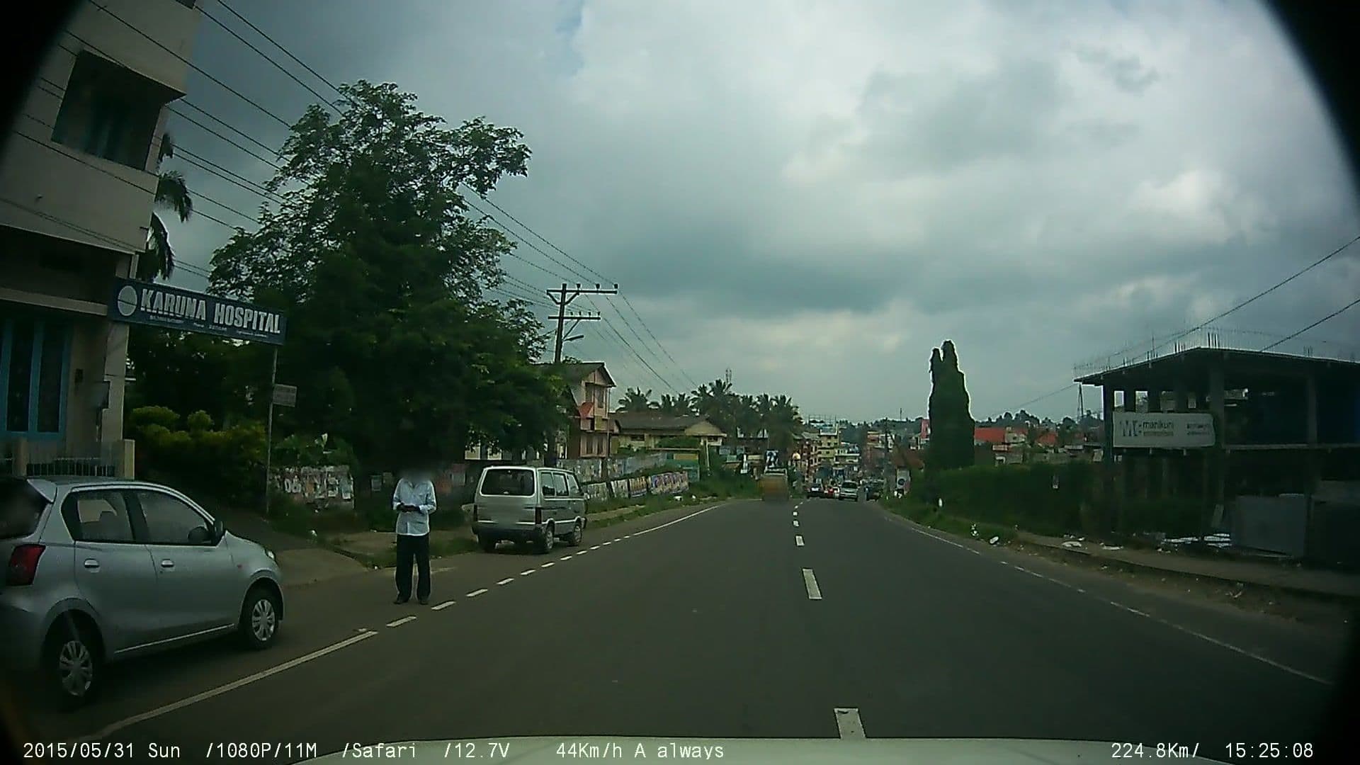 Street view near Dream Birds Rooms and Dormitory, Kalpatta — © johnichan (CC BY-SA · Mapillary)