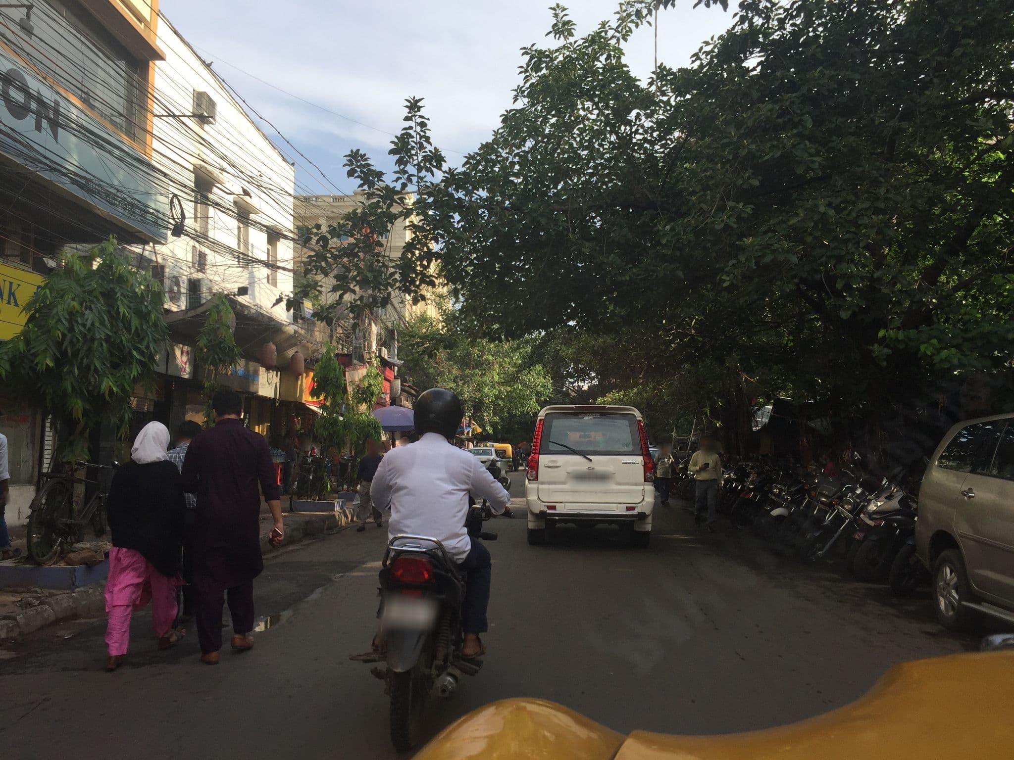 Street view near Hotel VIP International, Kolkata — © infolimon (CC BY-SA · Mapillary)
