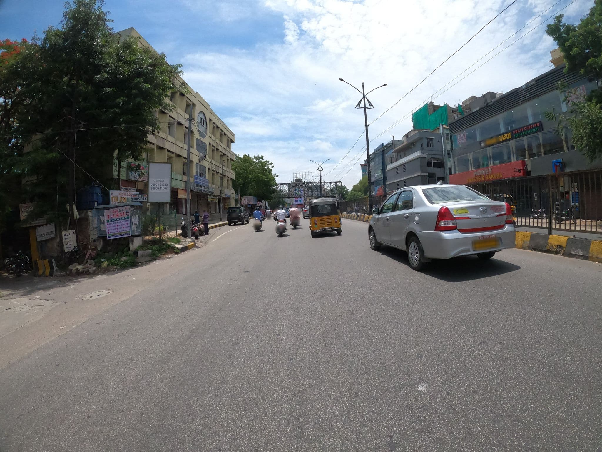 Street view near Park Continental Hotel, Hyderabad — © pra1985 (CC BY-SA · Mapillary)