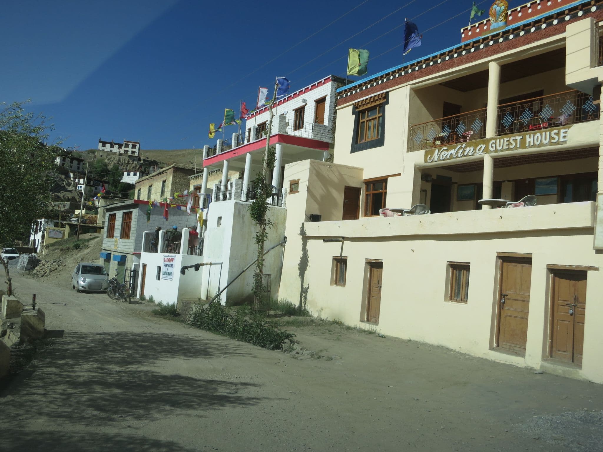 Street view near Deshek Homestay, Sarāhan — © lto (CC BY-SA · Mapillary)