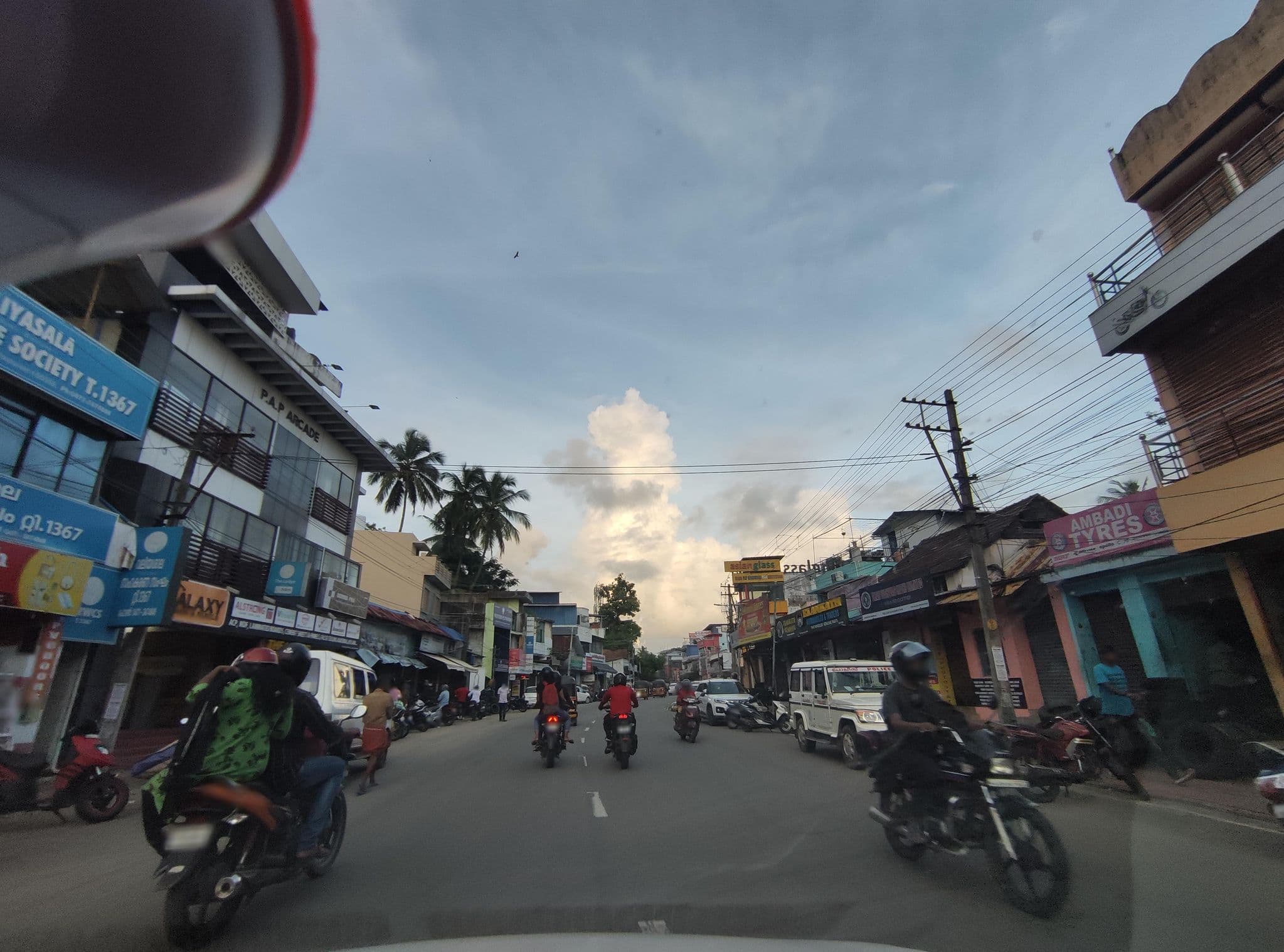 Street view near nadan kadayum veetile oonum, Thiruvananthapuram