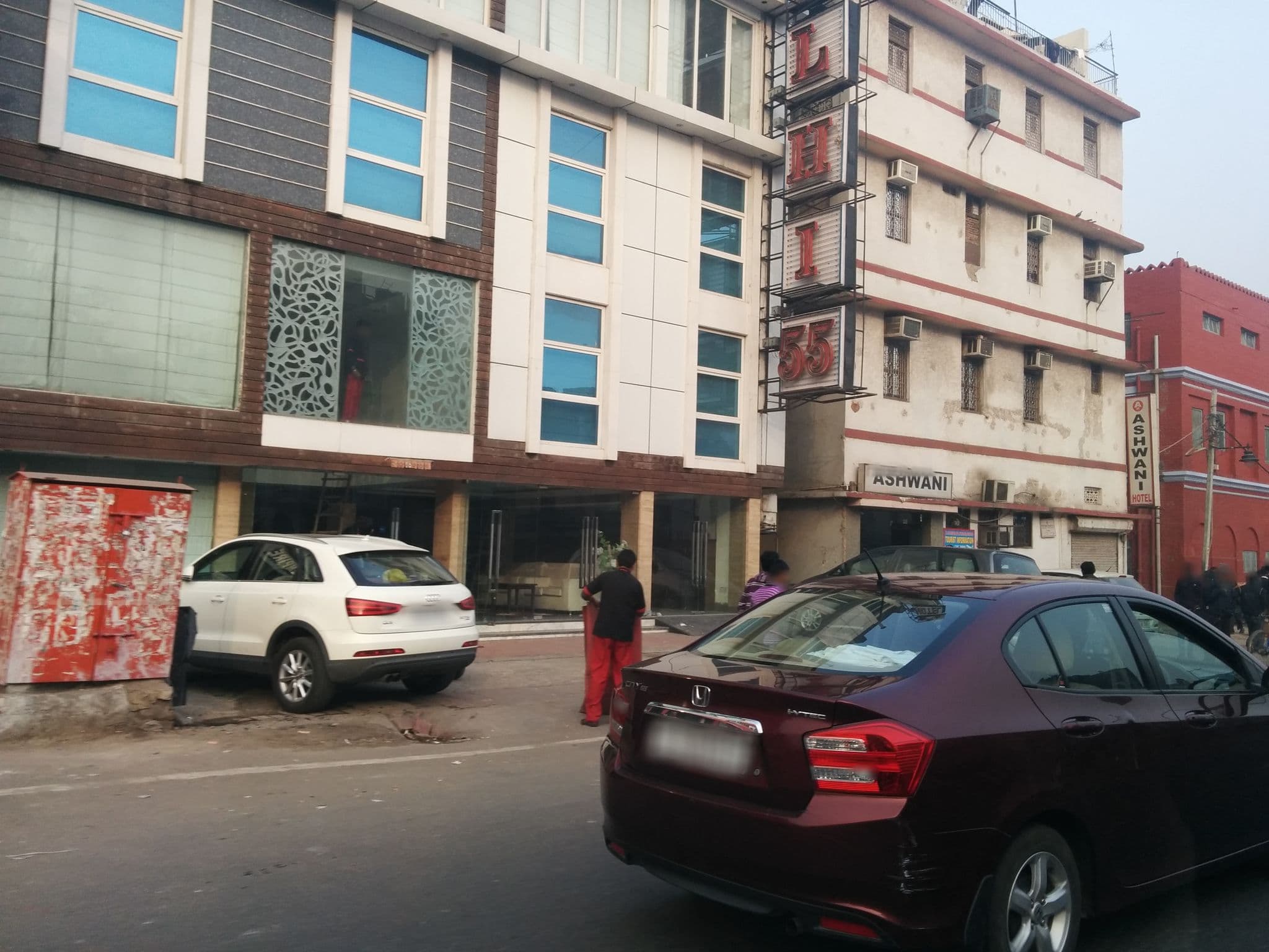 Street view near The Singh Empire, Delhi — © sashazykov (CC BY-SA · Mapillary)
