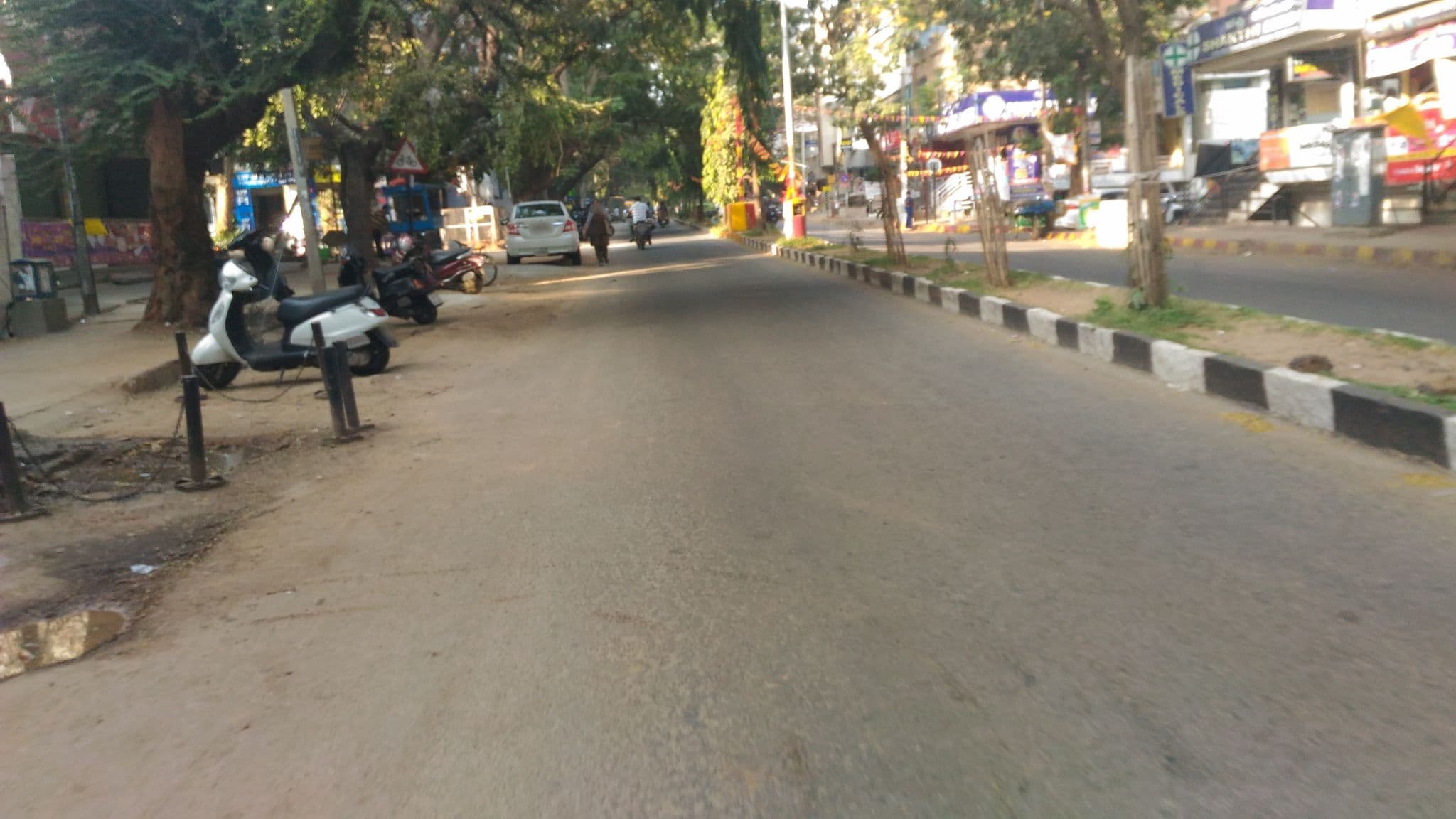 Street view near Kalpavriksha Upahar, Bengaluru
