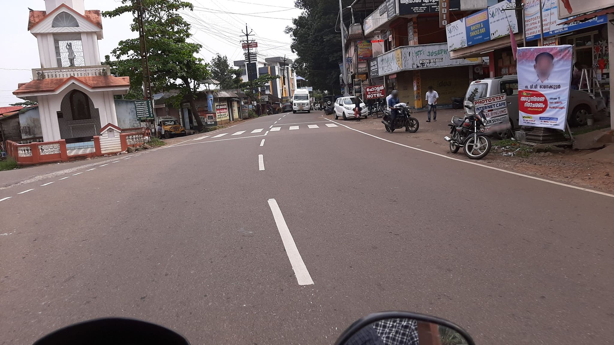 Street view near Brothers Hotel, Erāttupetta — © nibintpl (CC BY-SA · Mapillary)