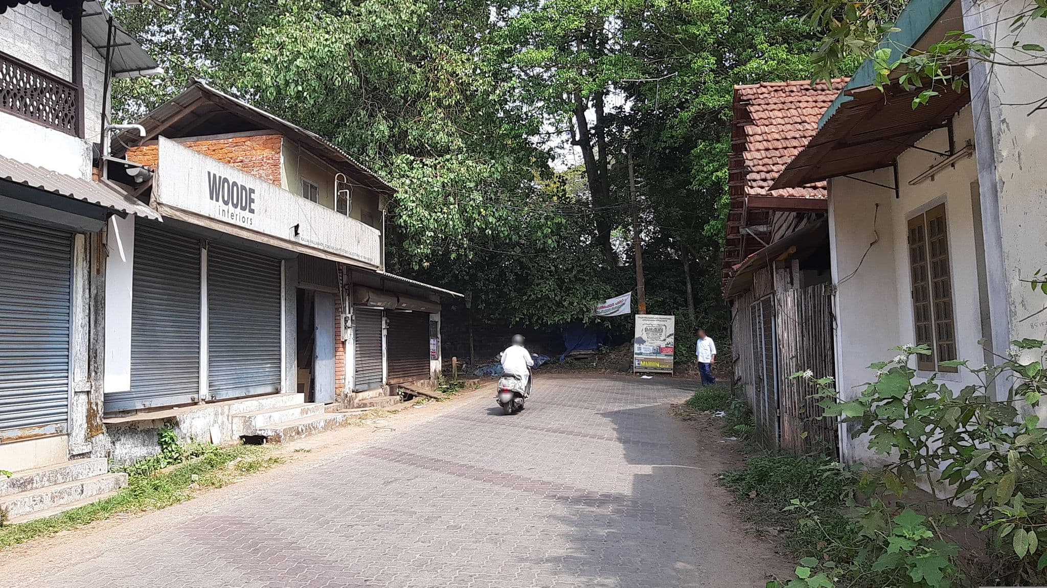 Street view near maroosh cafe, Kozhikode — © livableurbanism (CC BY-SA · Mapillary)