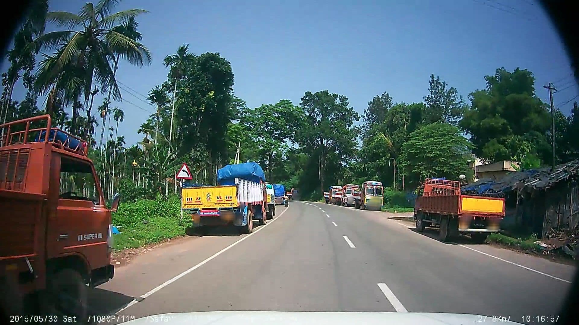 Street view near Top Thattukada, Kalpatta — © johnichan (CC BY-SA · Mapillary)