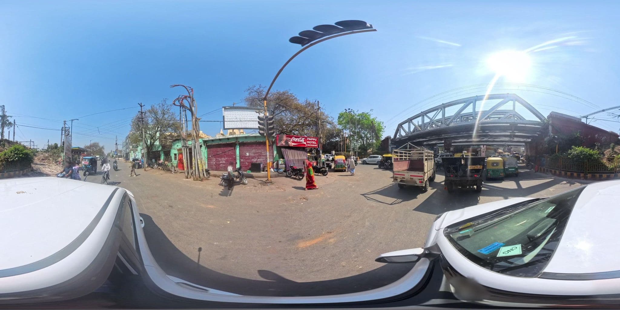 Street view near PAPPU HOTEL, Varanasi